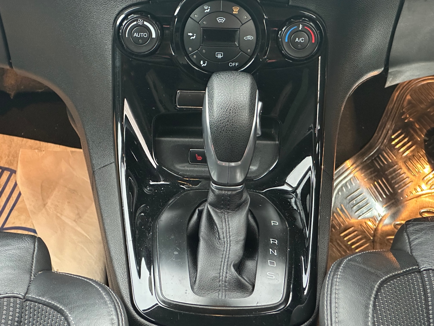 Used Ford Fiesta 2015 for sale - 76017614: Photo 19