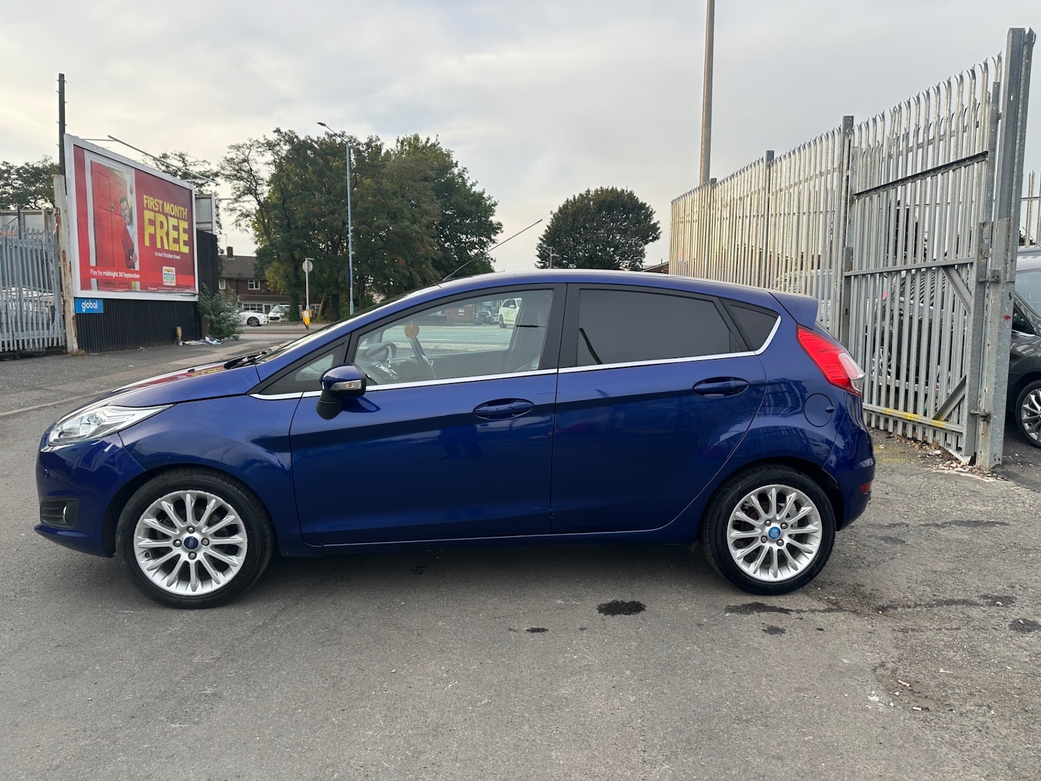 Used Ford Fiesta 2015 for sale - 76017614: Photo 5