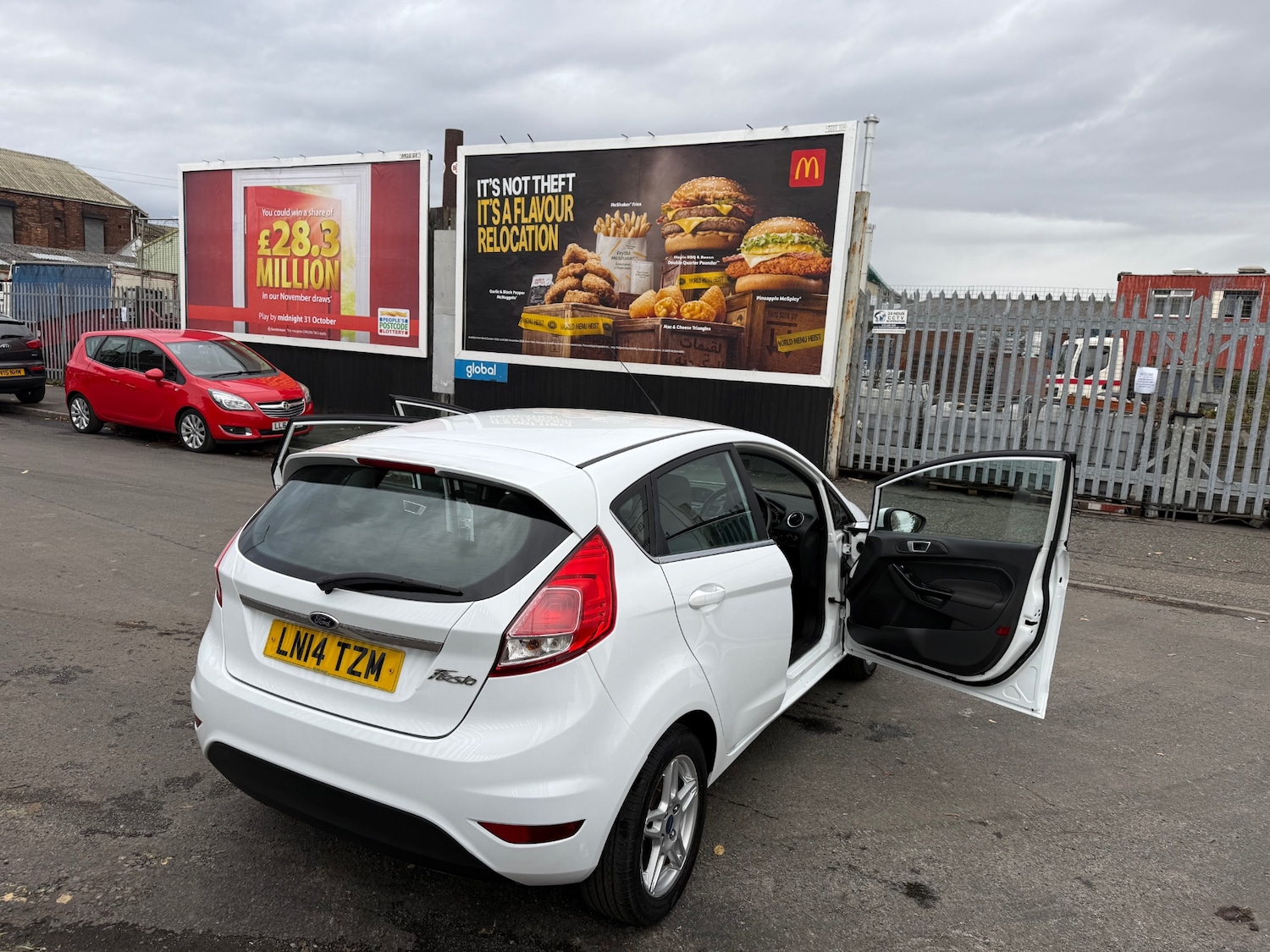 Used Ford Fiesta 2014 for sale - 76354997: Photo 12