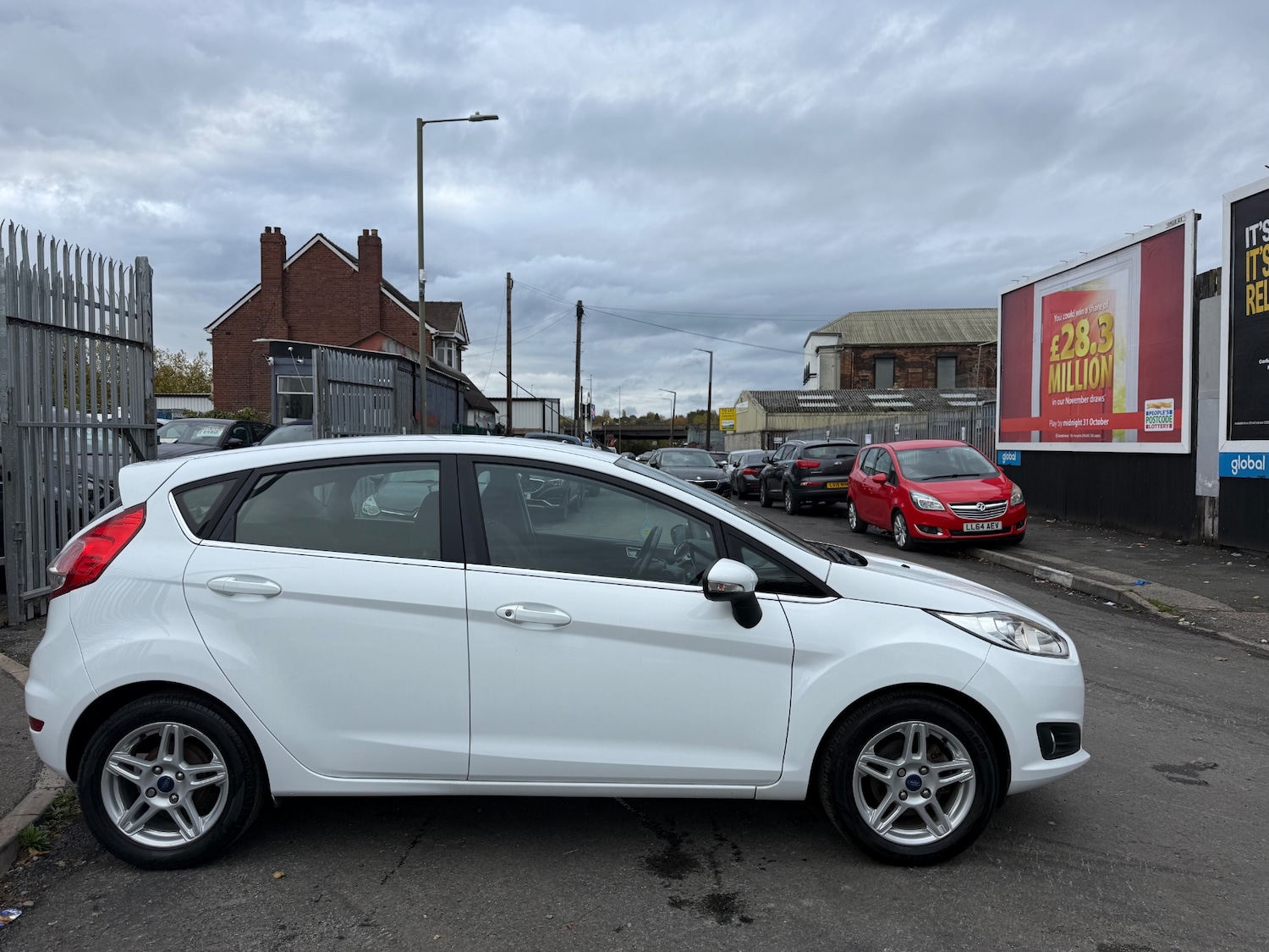 Used Ford Fiesta 2014 for sale - 76354997: Photo 3