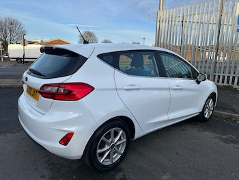 Used Ford Fiesta 2018 for sale - 76576996: Photo