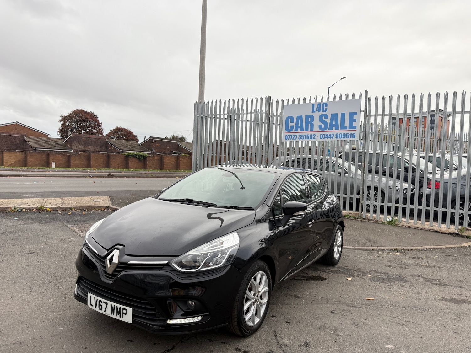 Used Renault Clio 2017 for sale - 76354989: Photo 2