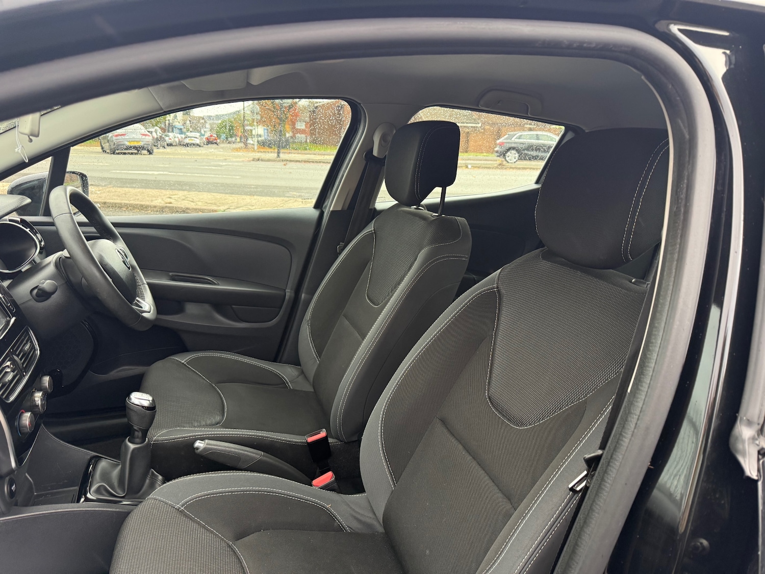 Used Renault Clio 2017 for sale - 76354989: Photo 6