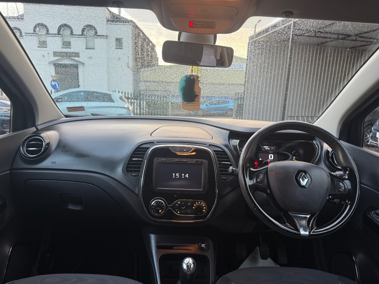 Used Renault Captur 2015 for sale - 76894517: Photo 15