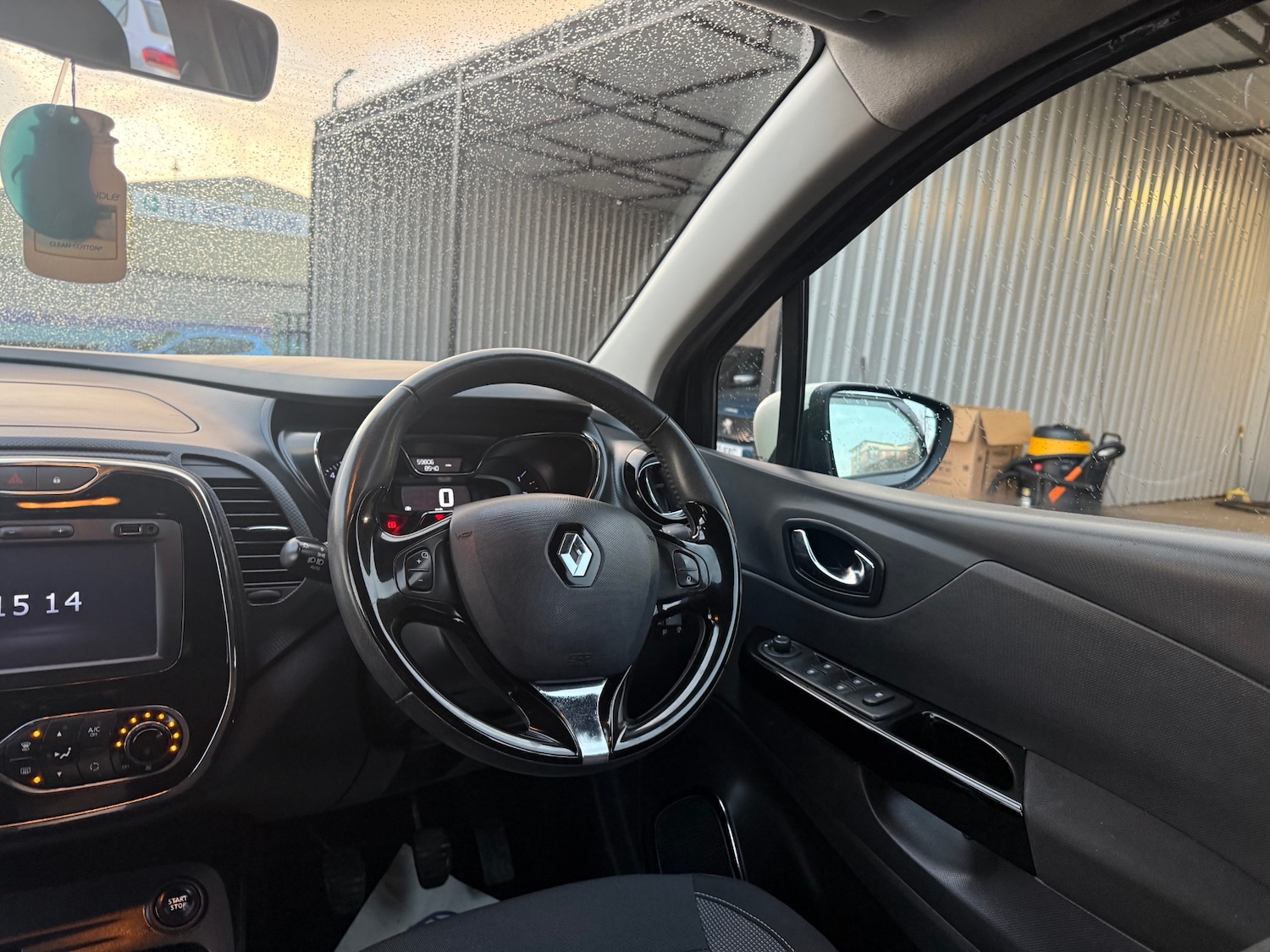 Used Renault Captur 2015 for sale - 76894517: Photo 16