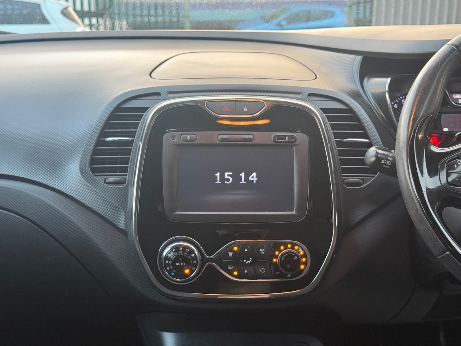 Used Renault Captur 2015 for sale - 76894517: Photo 17