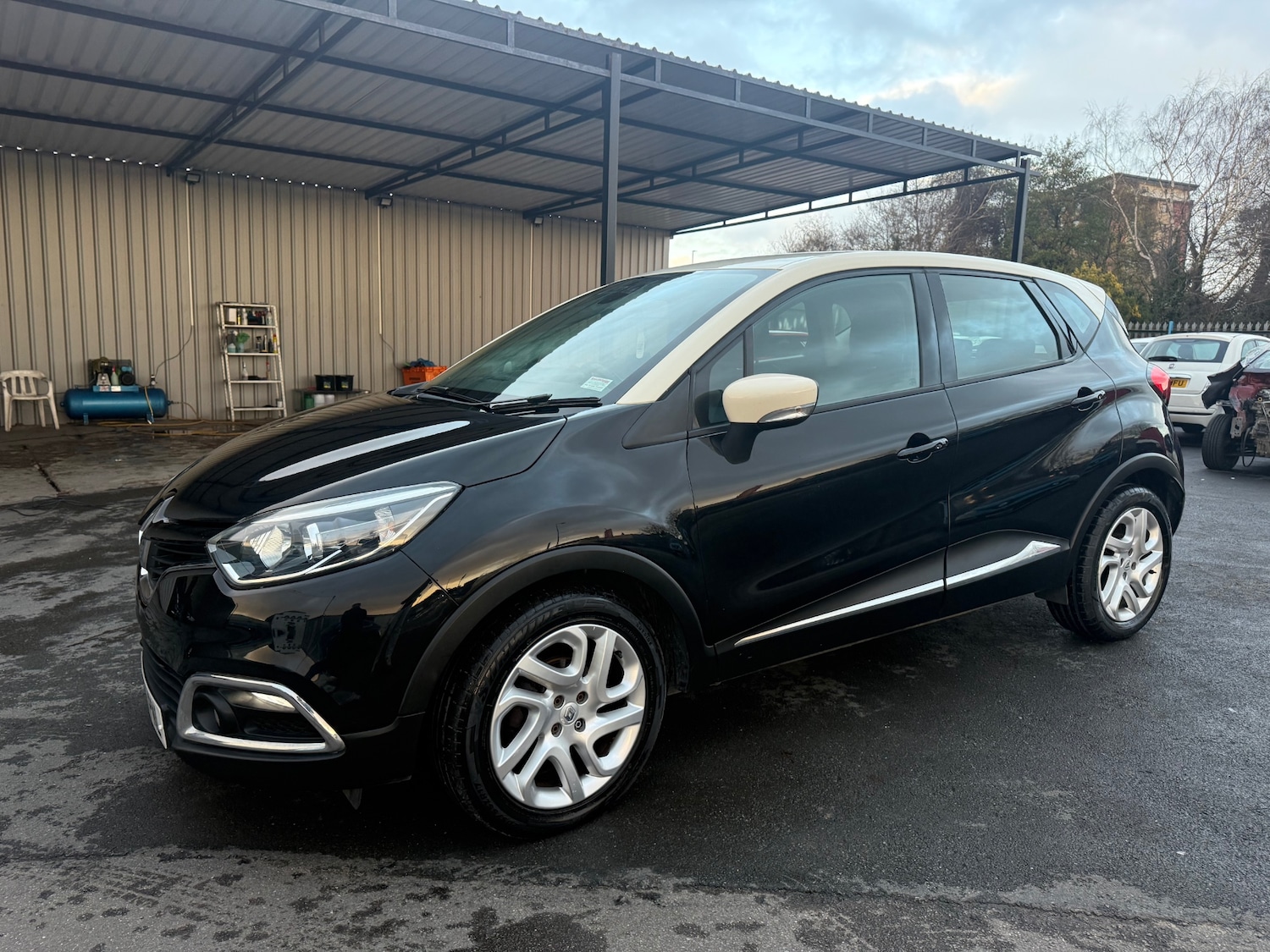 Used Renault Captur 2015 for sale - 76894517: Photo 4
