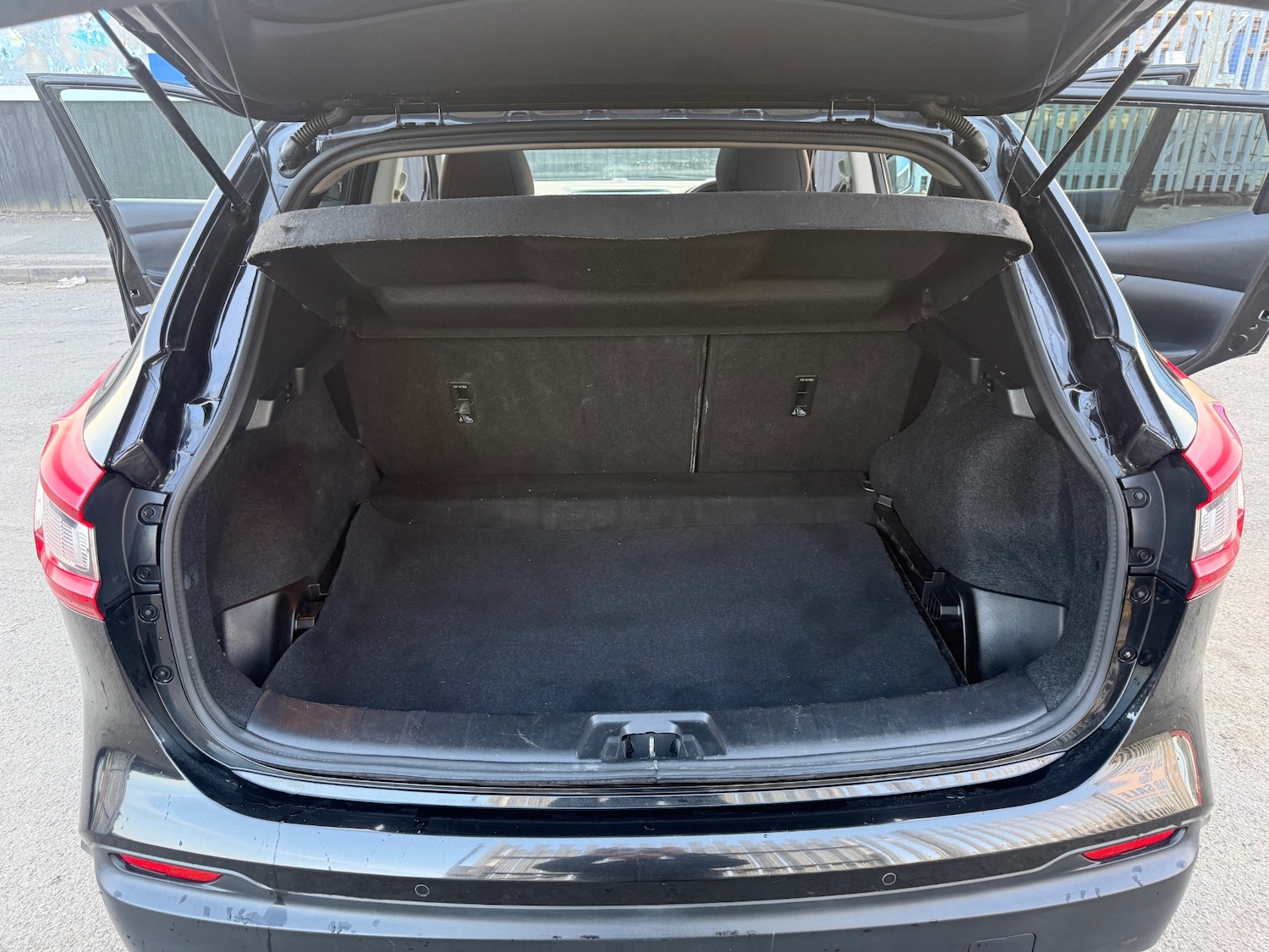 Used Nissan Qashqai 2017 for sale - 77976029: Photo 11