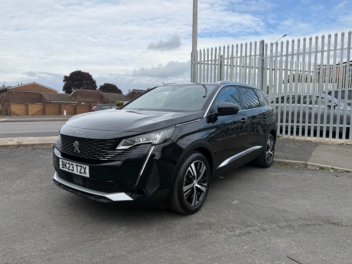 Used Peugeot 5008 2023 for sale - 76129119: Photo 1