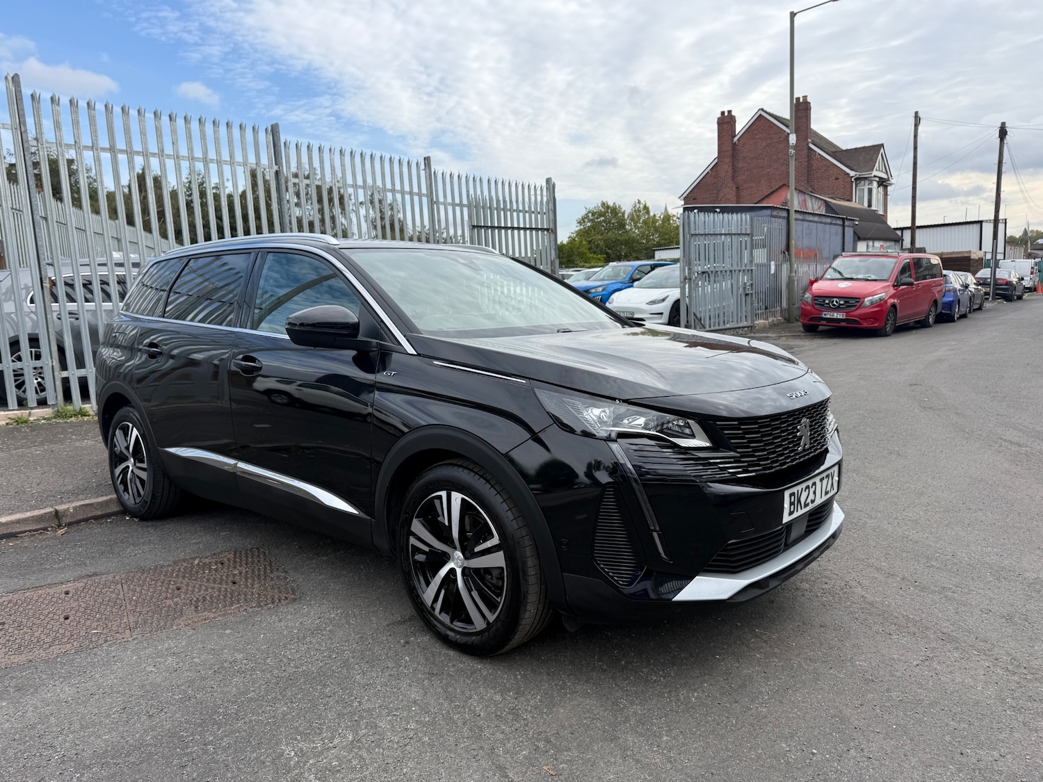 Used Peugeot 5008 2023 for sale - 76129119: Photo 2