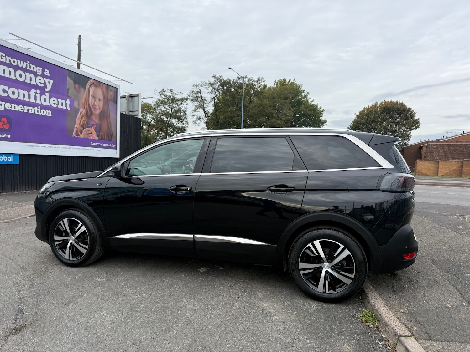 Used Peugeot 5008 2023 for sale - 76129119: Photo 5