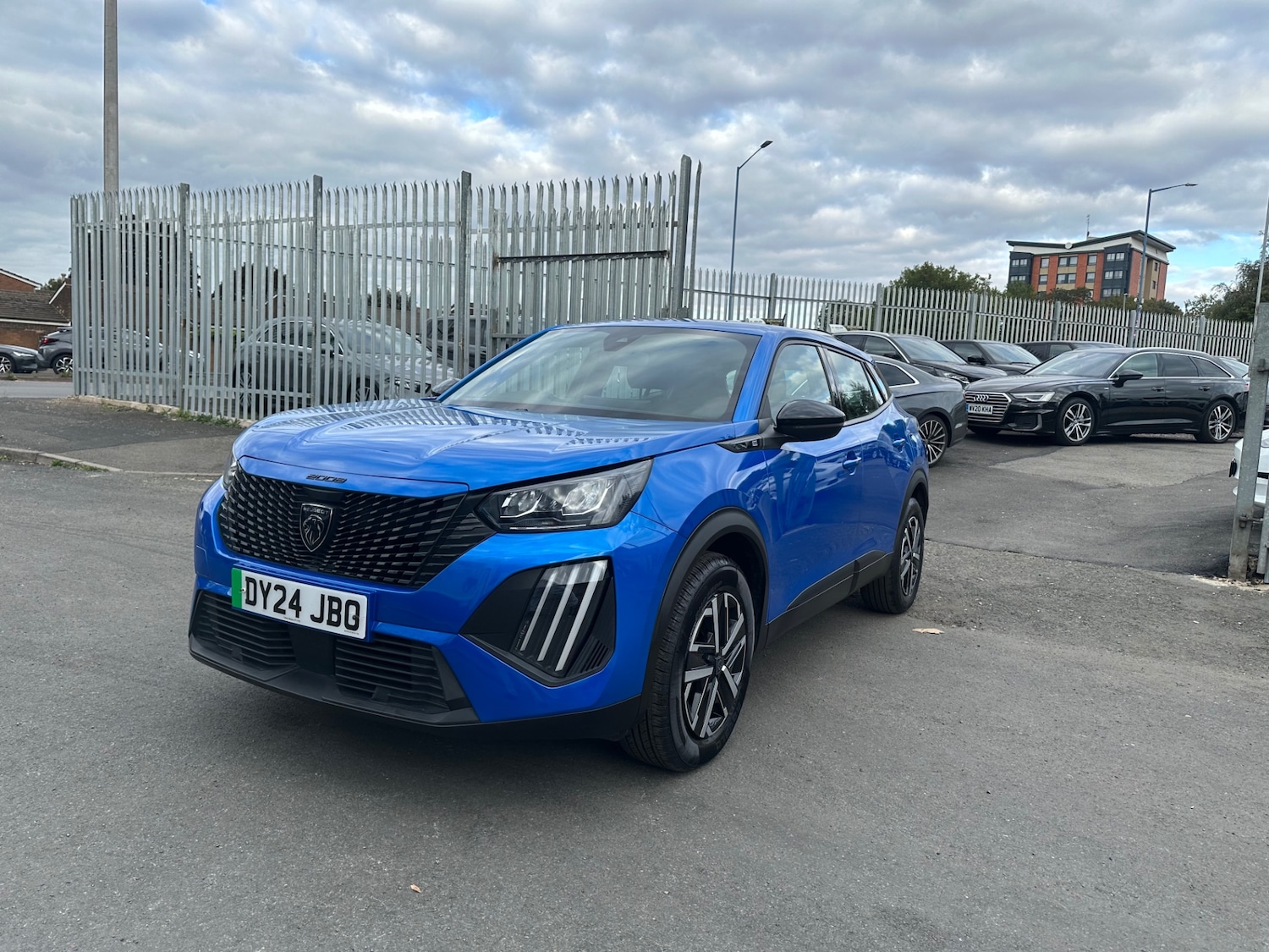 Used Peugeot 2008 2024 for sale - 76055791: Photo 2