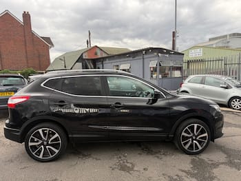 Used Nissan Qashqai 2017 for sale - 79668872: Photo