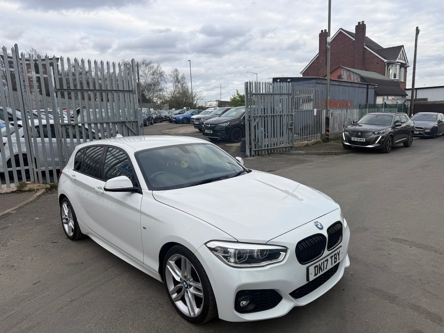 Used BMW 1 Series 2017 for sale - 78032143: Photo 2