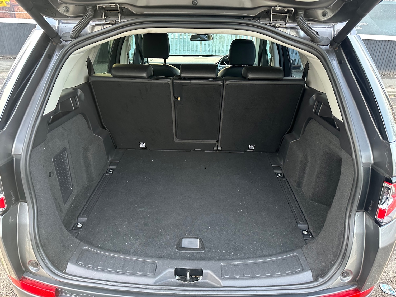 Used Land Rover Discovery Sport 2017 for sale - 76577321: Photo 9