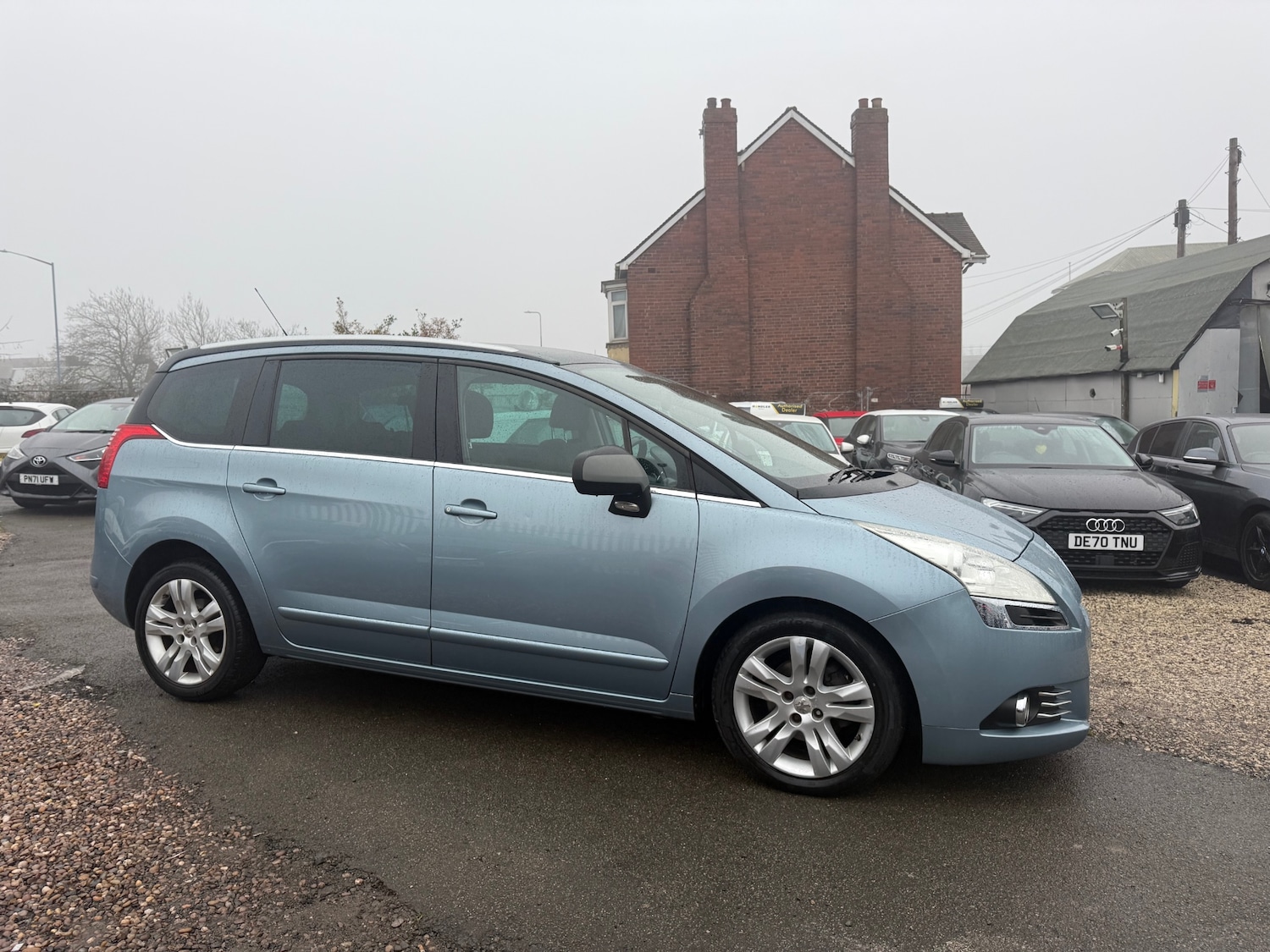 Used Peugeot 5008 2010 for sale - 77168482: Photo 11