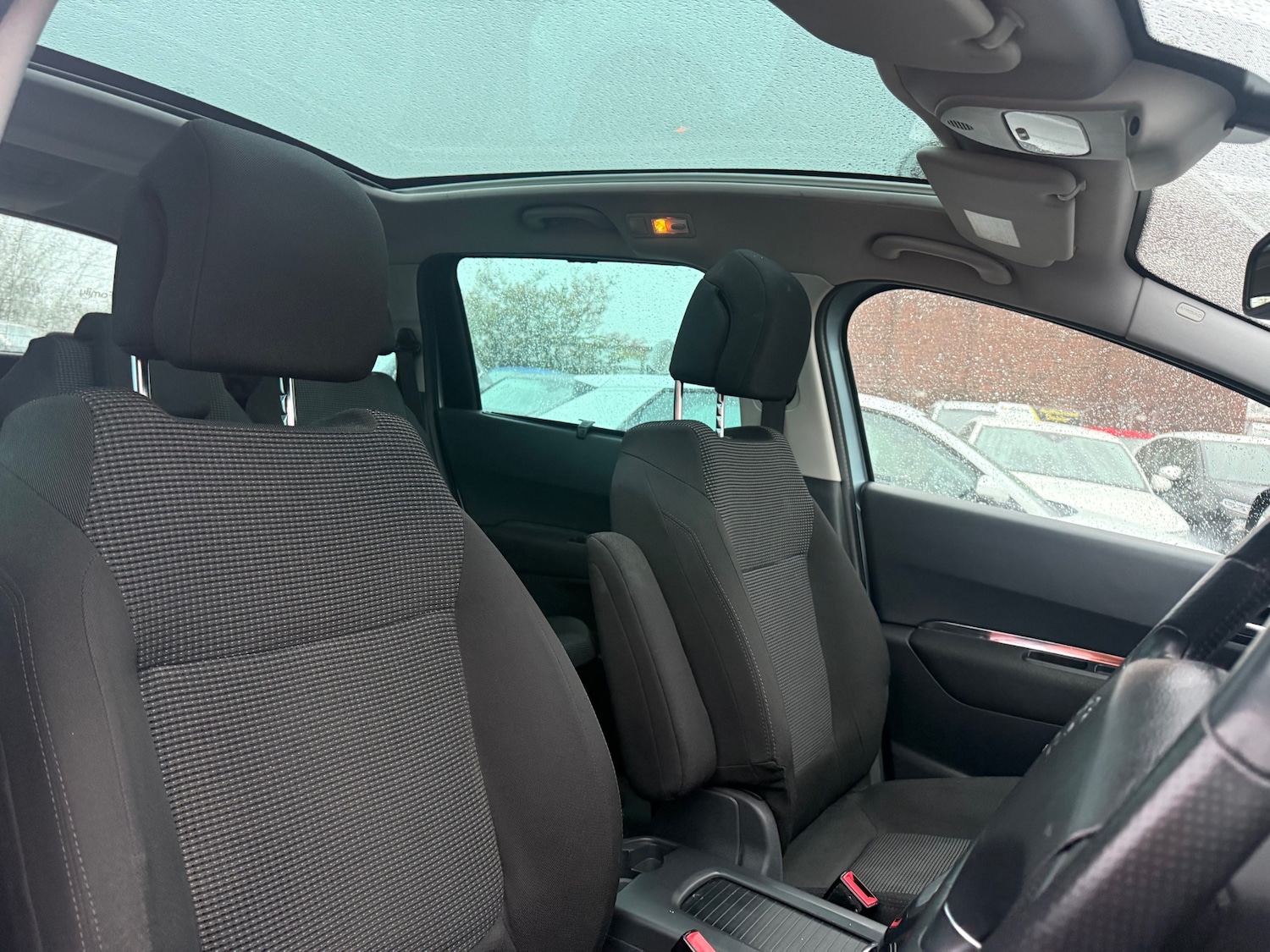 Used Peugeot 5008 2010 for sale - 77168482: Photo 17