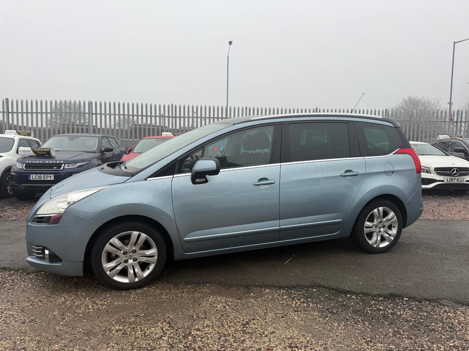 Used Peugeot 5008 2010 for sale - 77168482: Photo 3