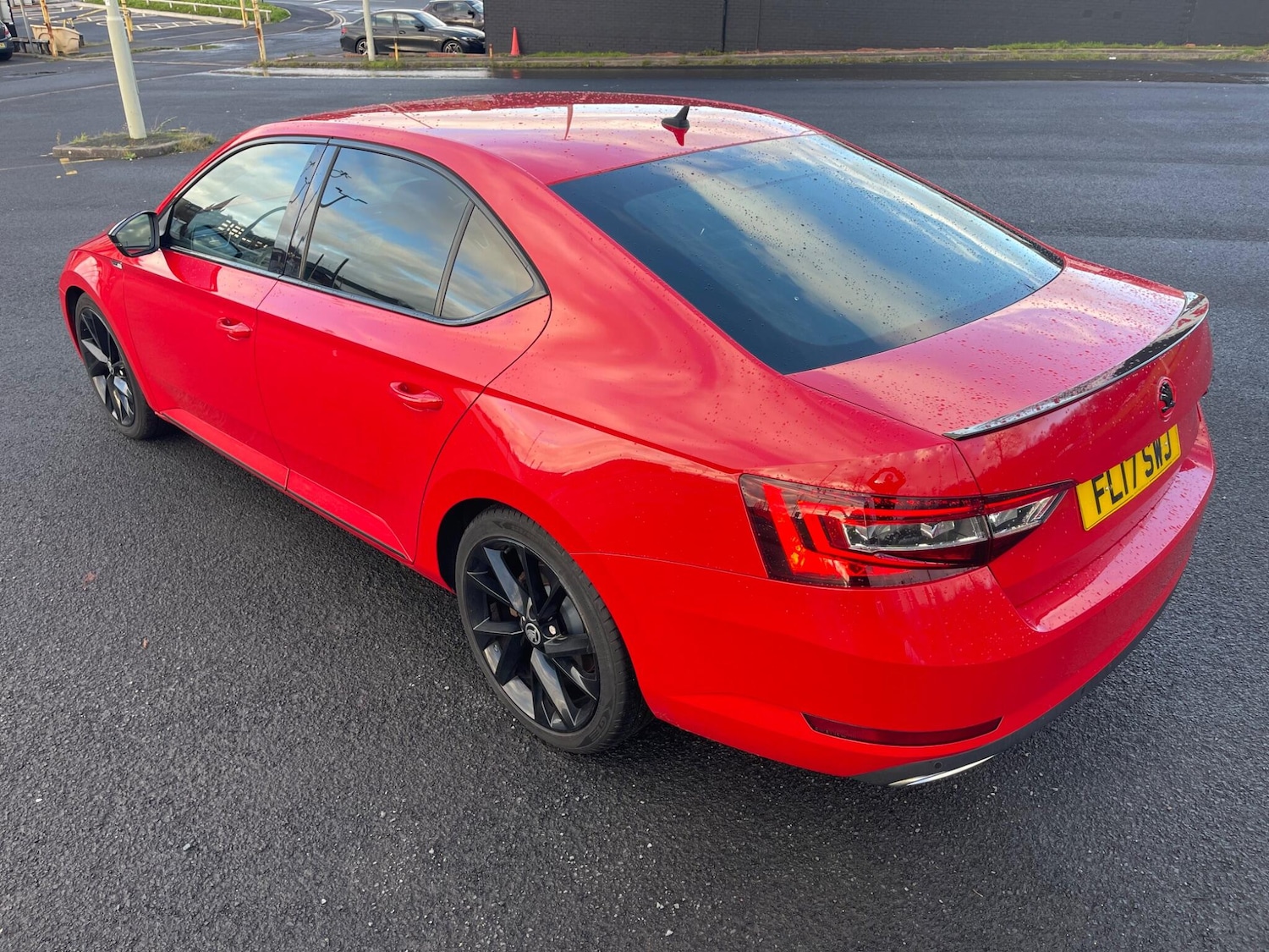 Used Skoda Superb 2017 for sale - 76759514: Photo 2