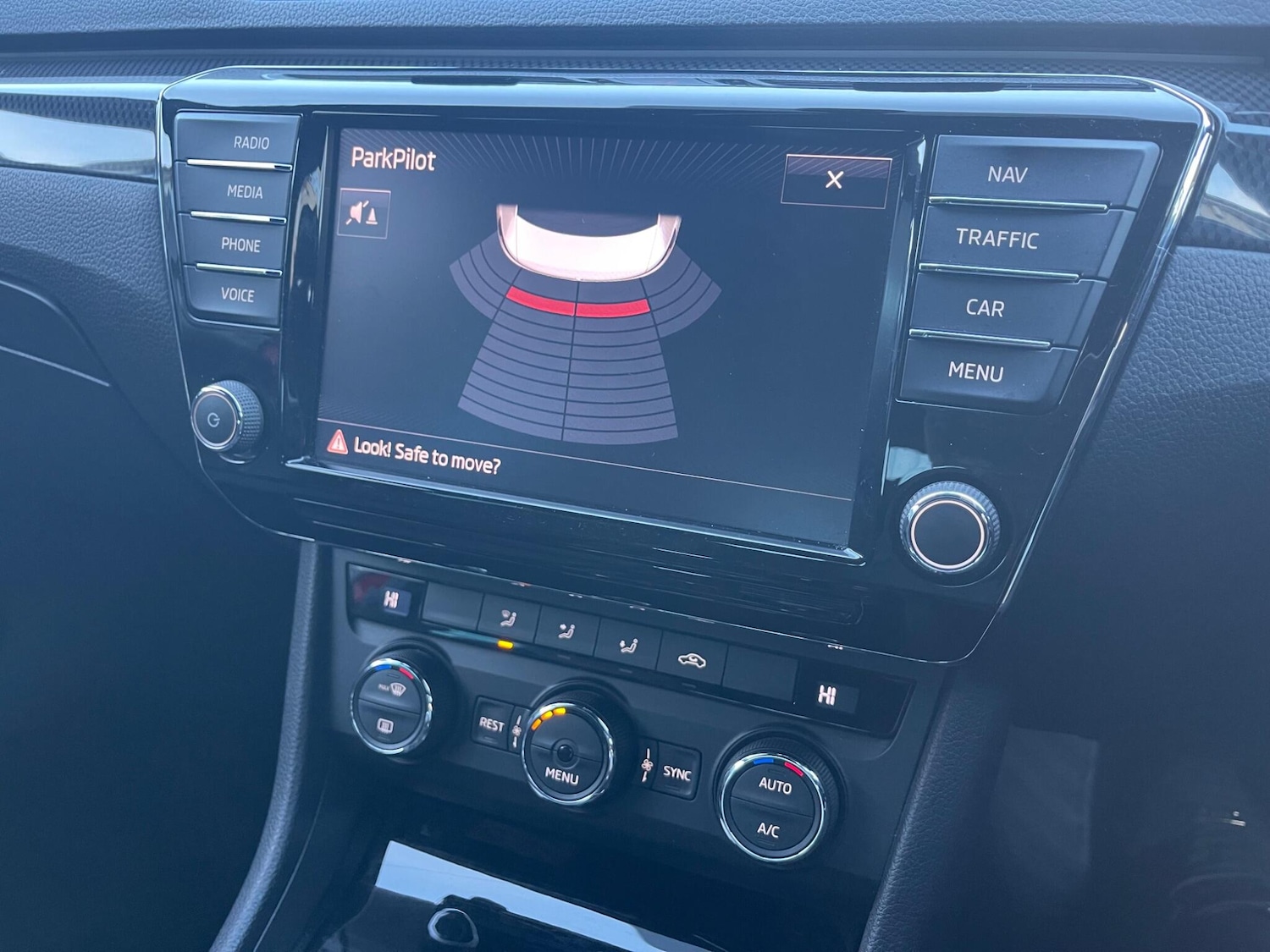 Used Skoda Superb 2017 for sale - 76759514: Photo 23