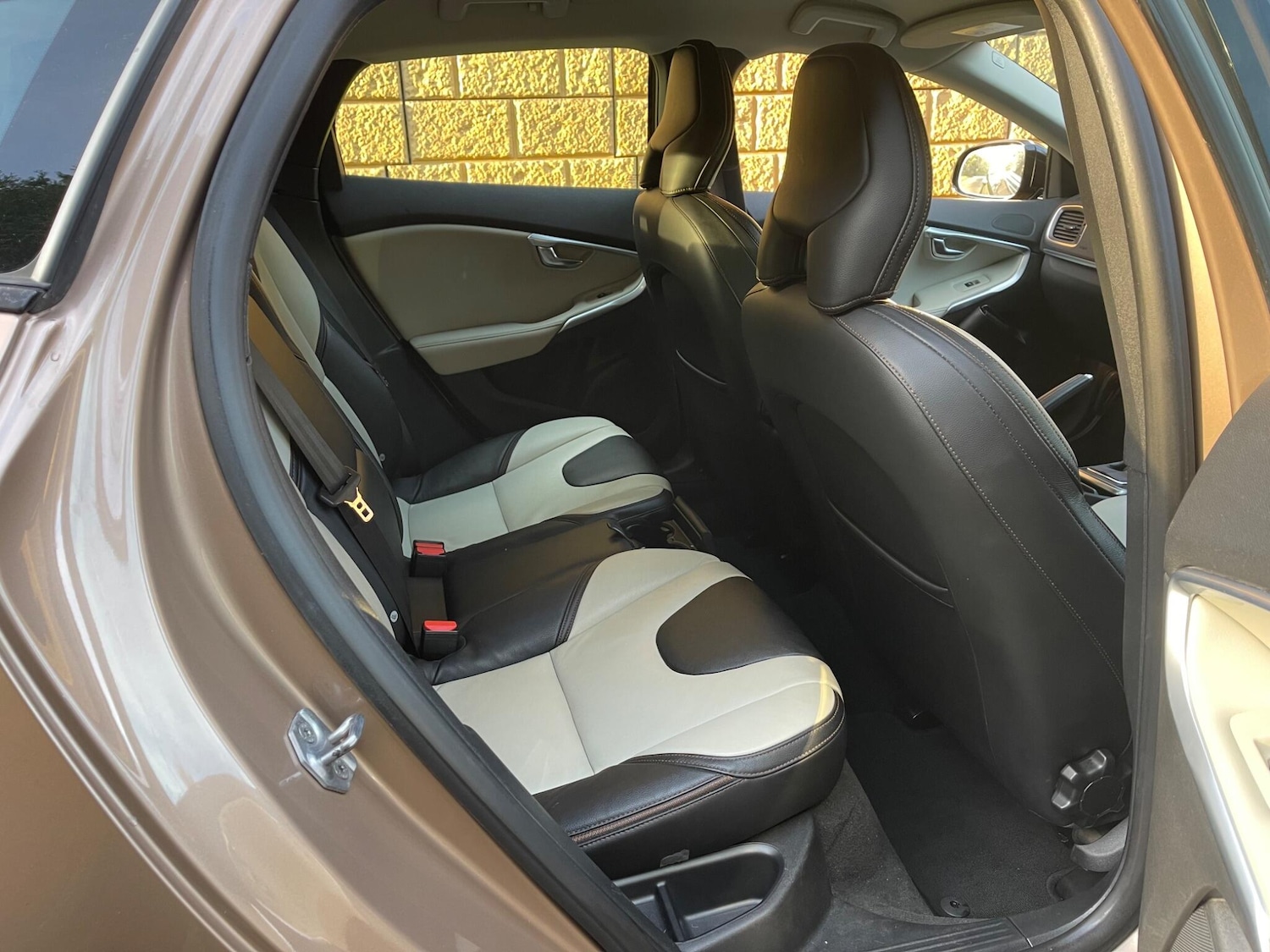 Used Volvo V40 2014 for sale - 76657284: Photo 11