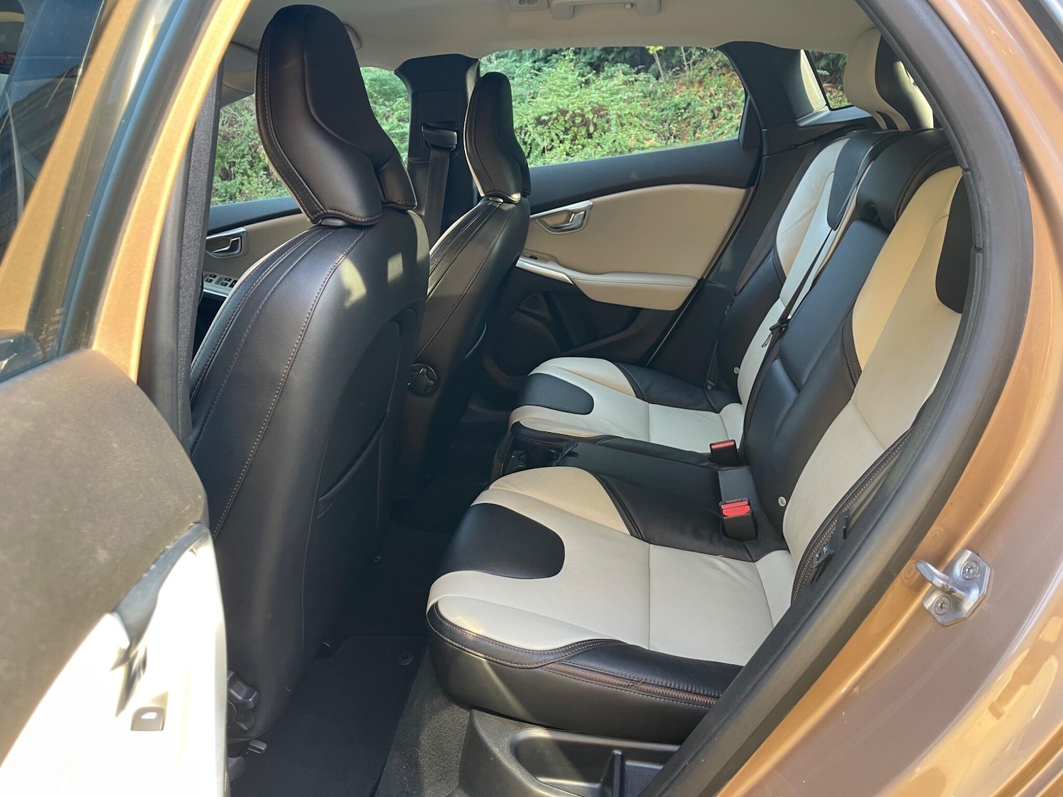 Used Volvo V40 2014 for sale - 76657284: Photo 12