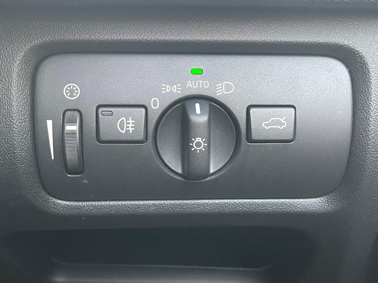 Used Volvo V40 2014 for sale - 76657284: Photo 13