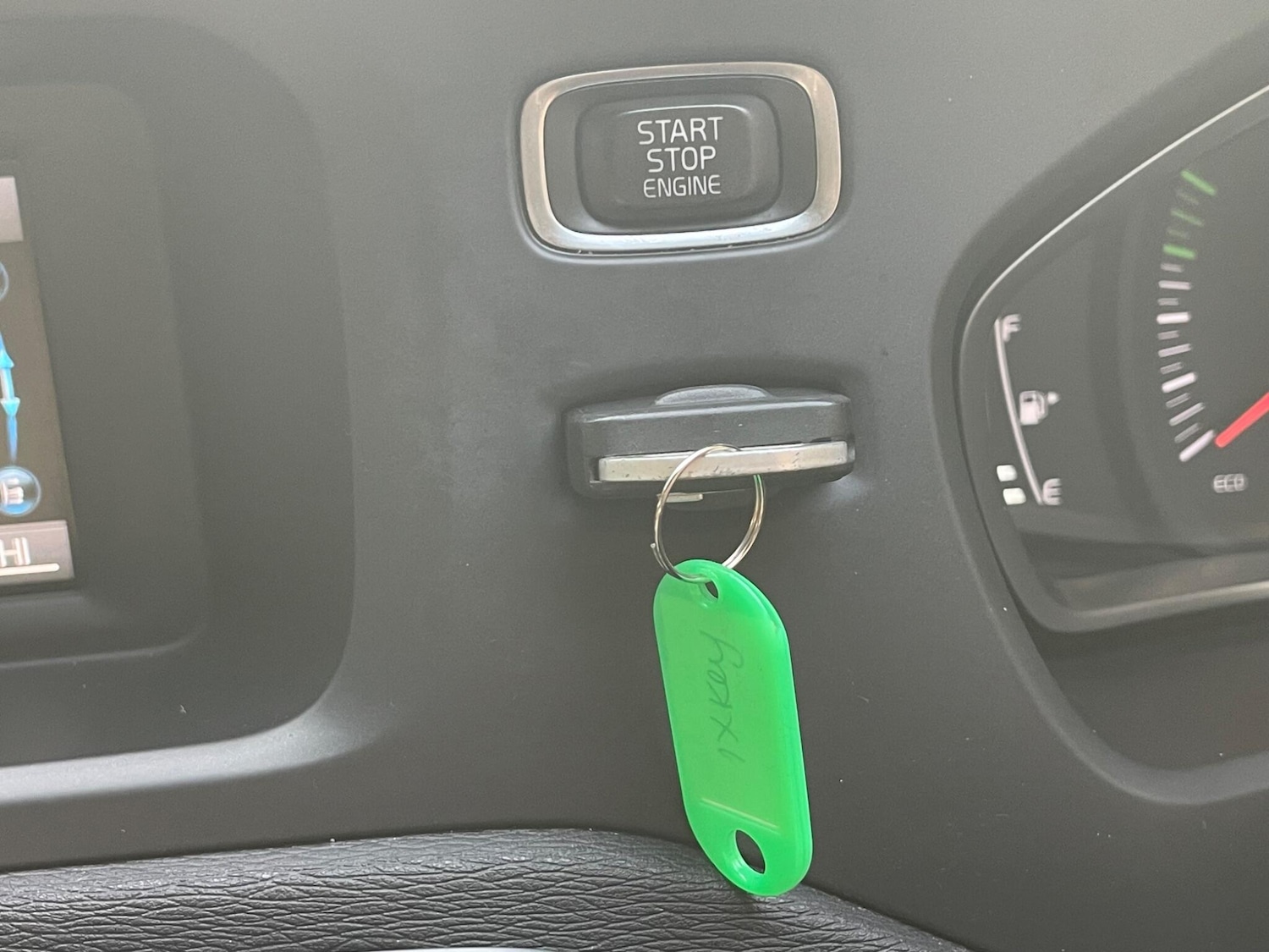 Used Volvo V40 2014 for sale - 76657284: Photo 18