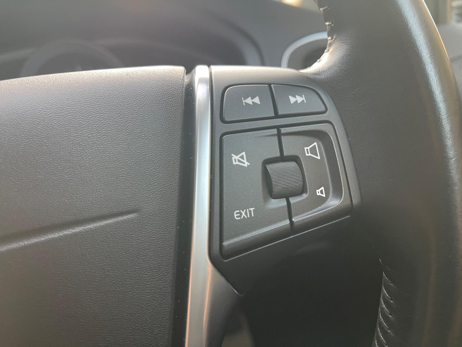 Used Volvo V40 2014 for sale - 76657284: Photo 21