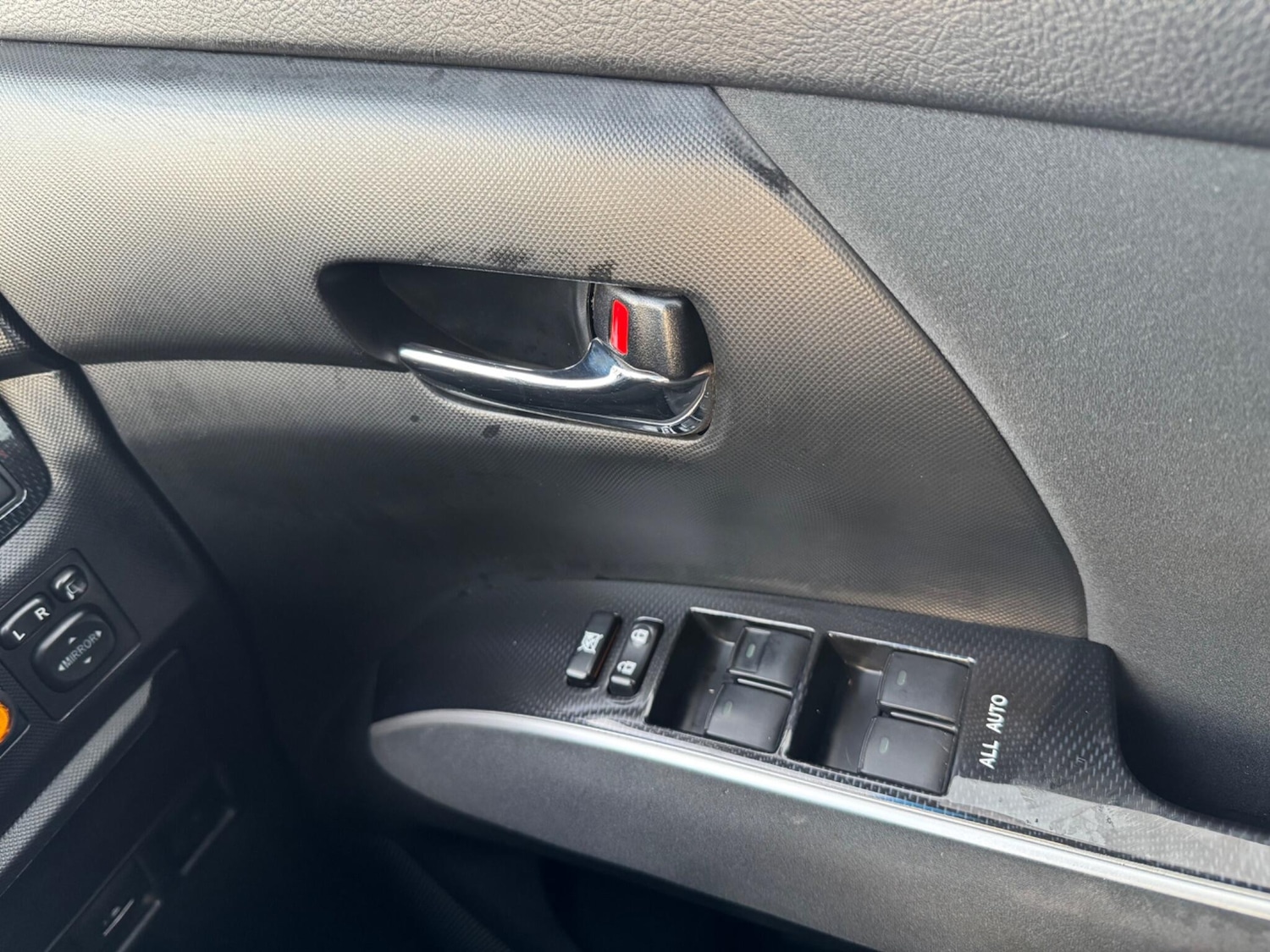 Used Toyota Estima 2025 for sale - 76964442: Photo 24