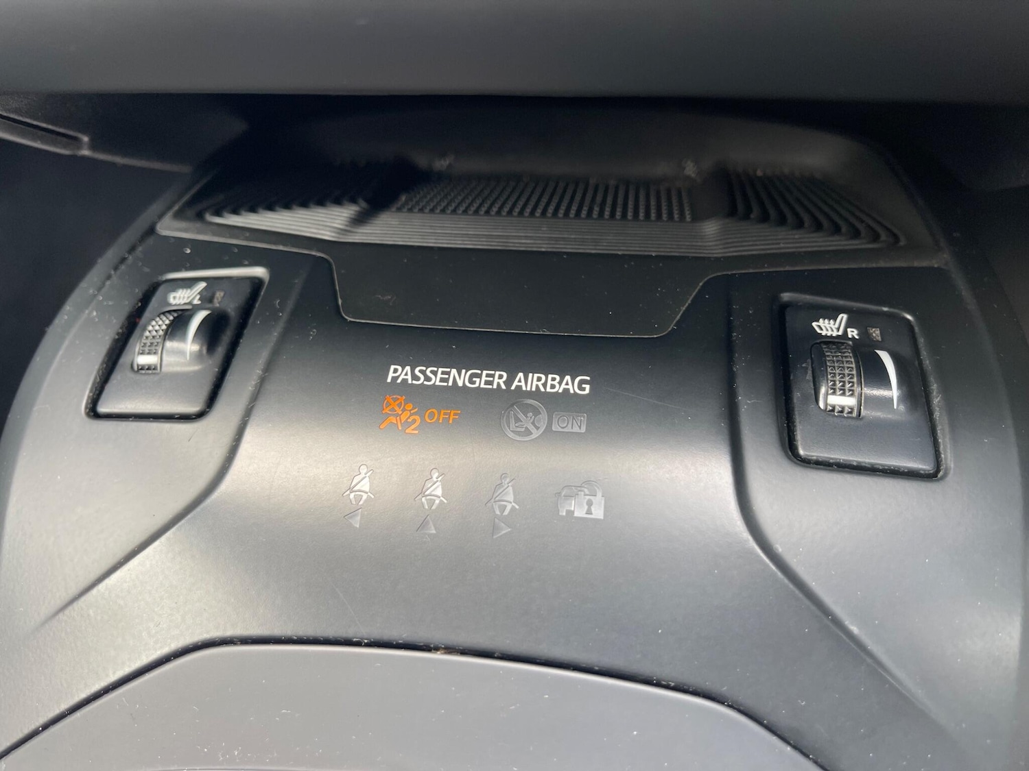 Used Toyota Avensis 2015 for sale - 76988013: Photo 17