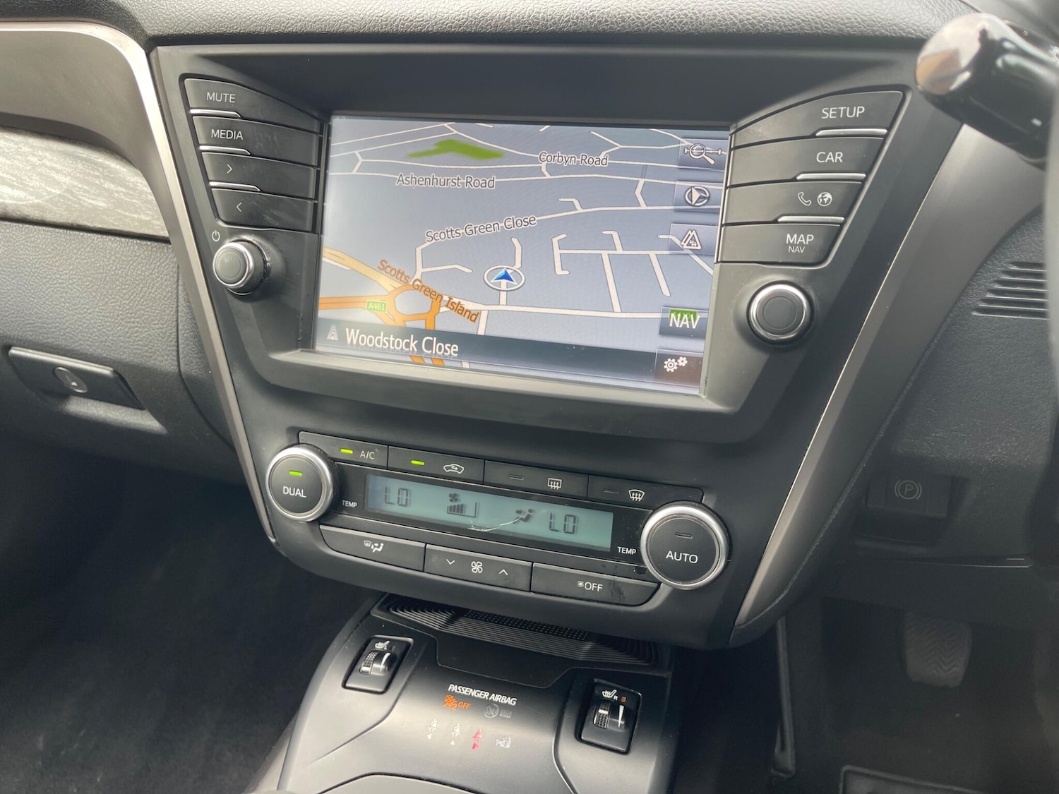 Used Toyota Avensis 2015 for sale - 76988013: Photo 19