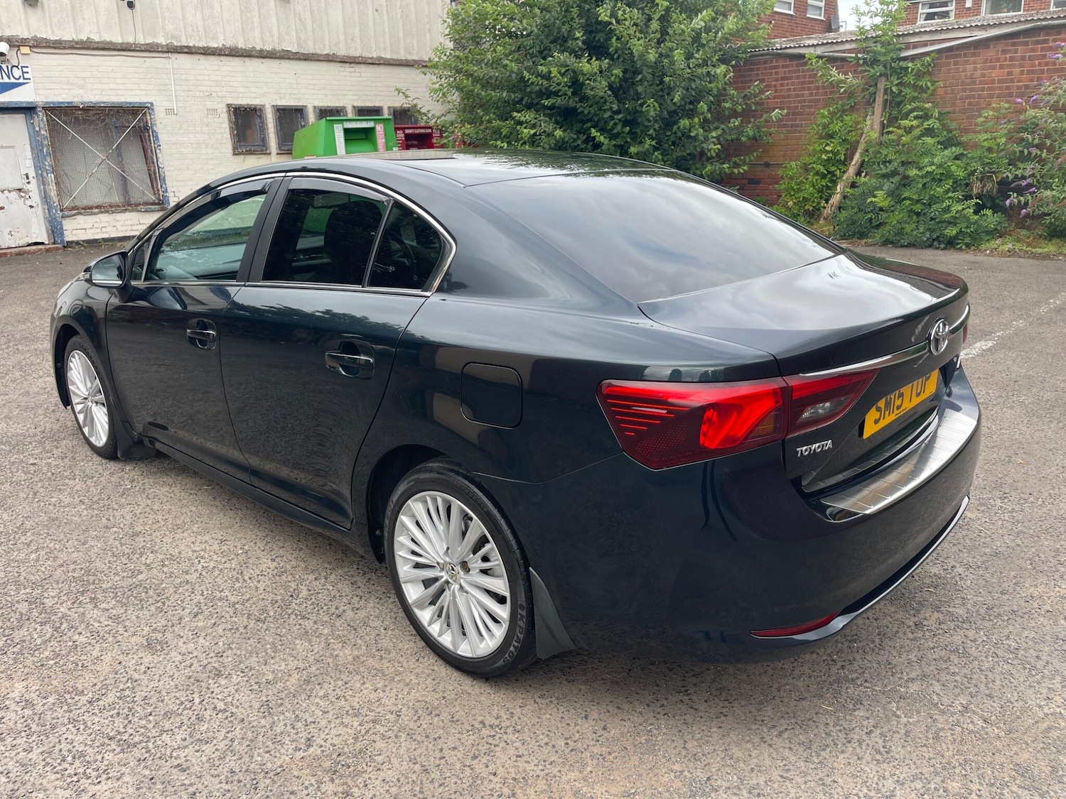 Used Toyota Avensis 2015 for sale - 76988013: Photo 2