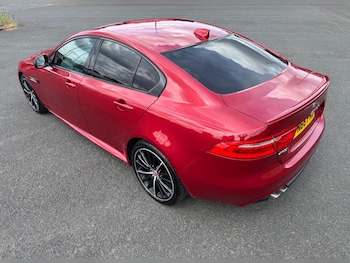 Used Jaguar XE 2016 for sale - 79532376: Photo