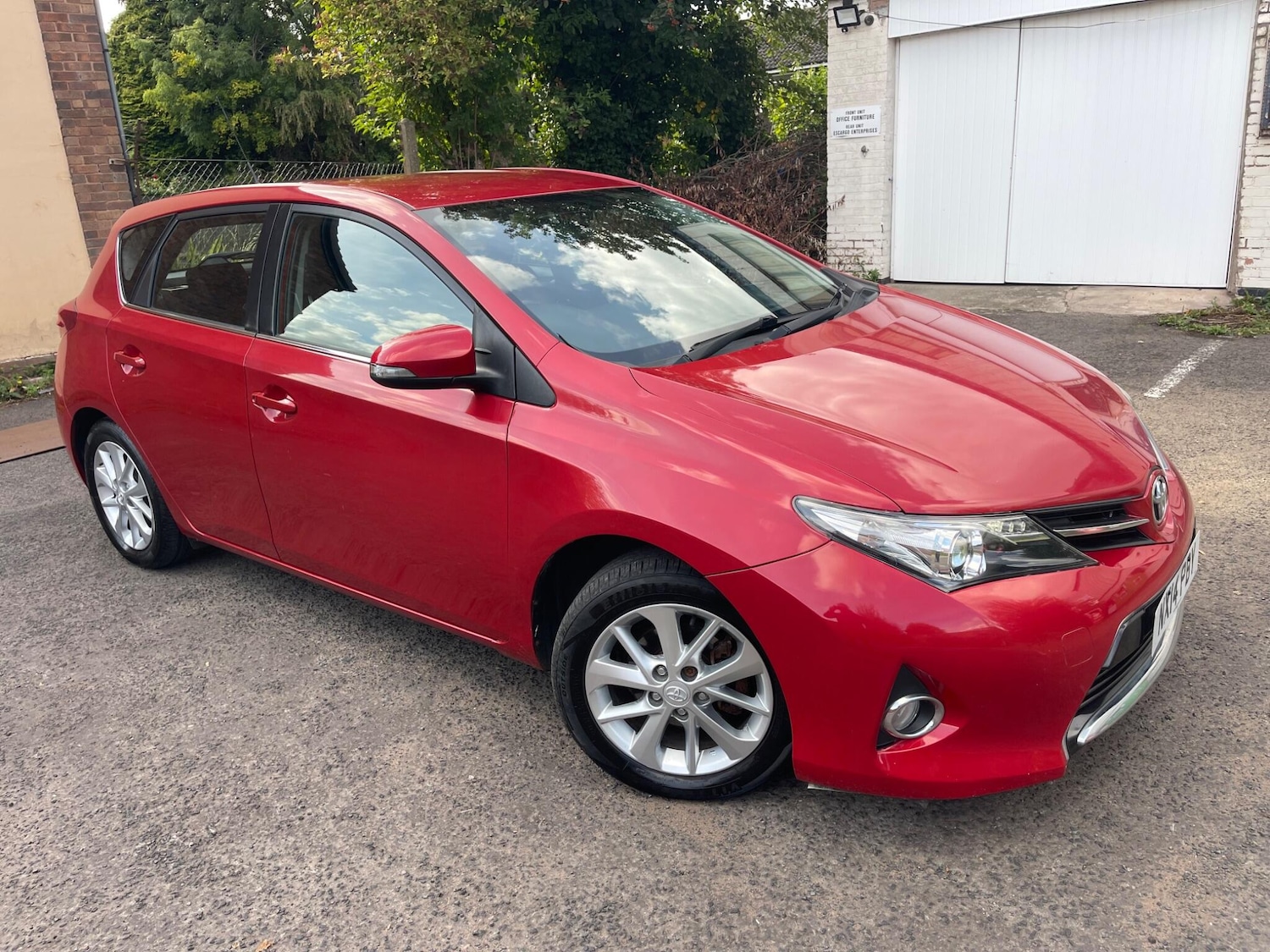 Used Toyota Auris 2014 for sale - 77898342: Photo 1