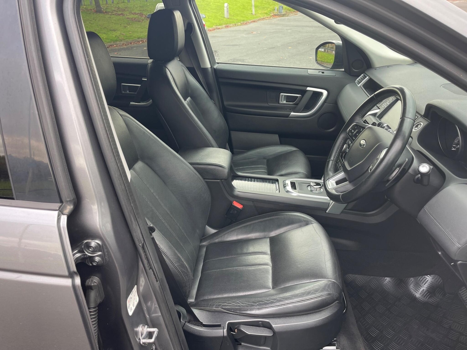 Used Land Rover Discovery Sport 2016 for sale - 76371353: Photo 15