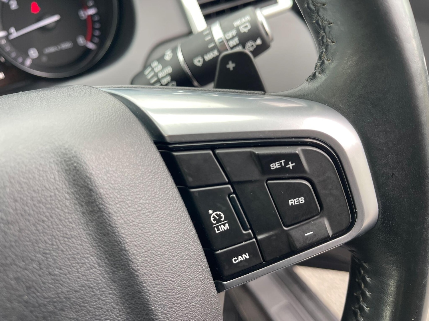 Used Land Rover Discovery Sport 2016 for sale - 76371353: Photo 25