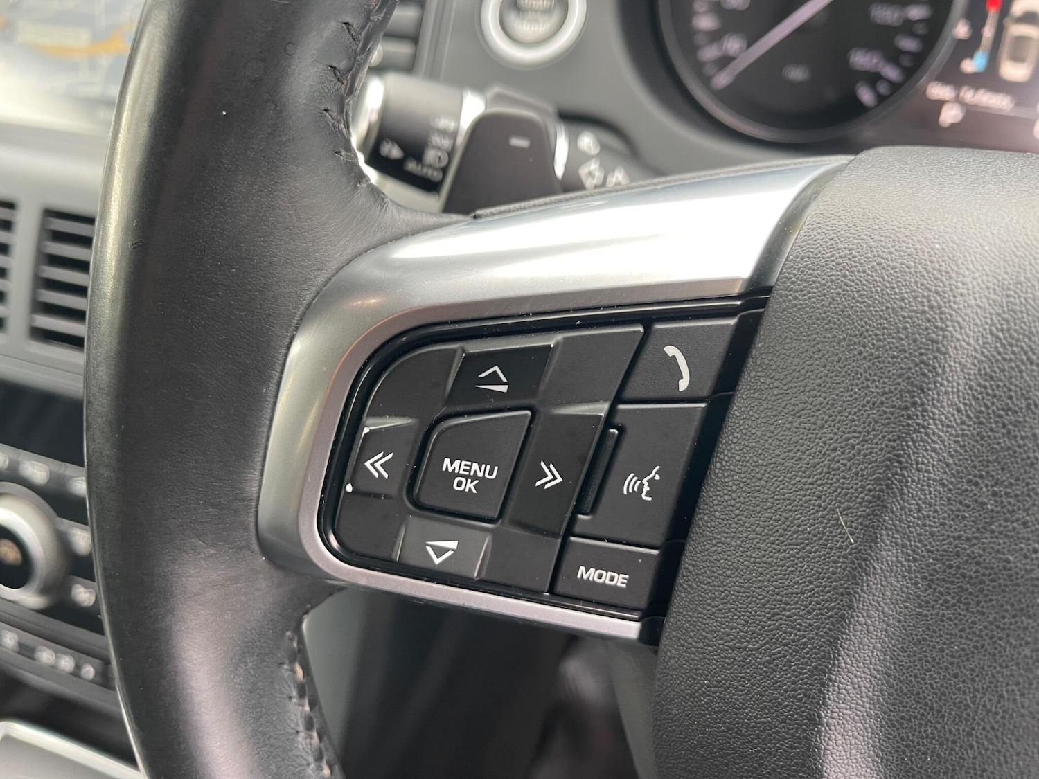 Used Land Rover Discovery Sport 2016 for sale - 76371353: Photo 26