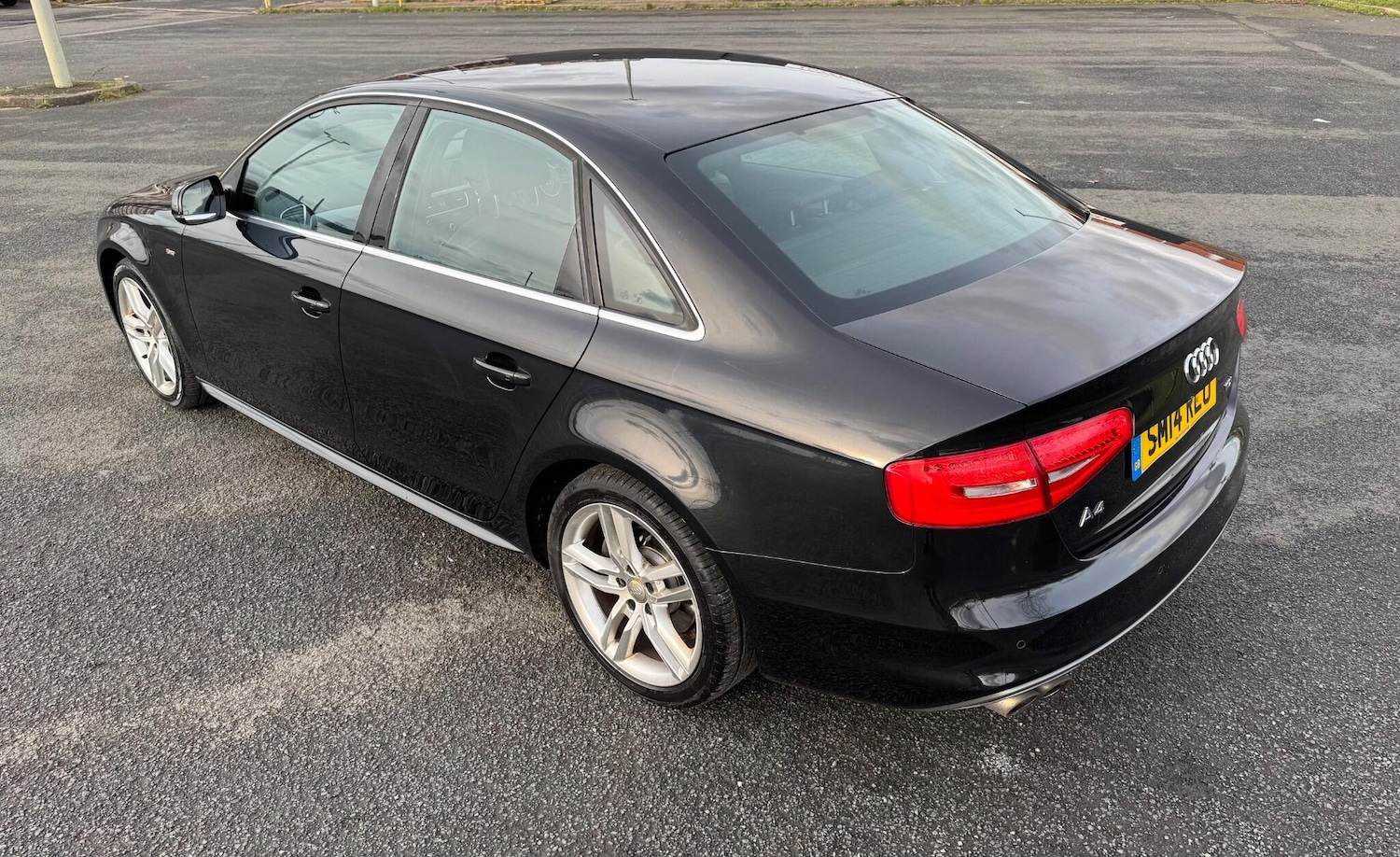 Used Audi A4 2014 for sale - 77564714: Photo 2