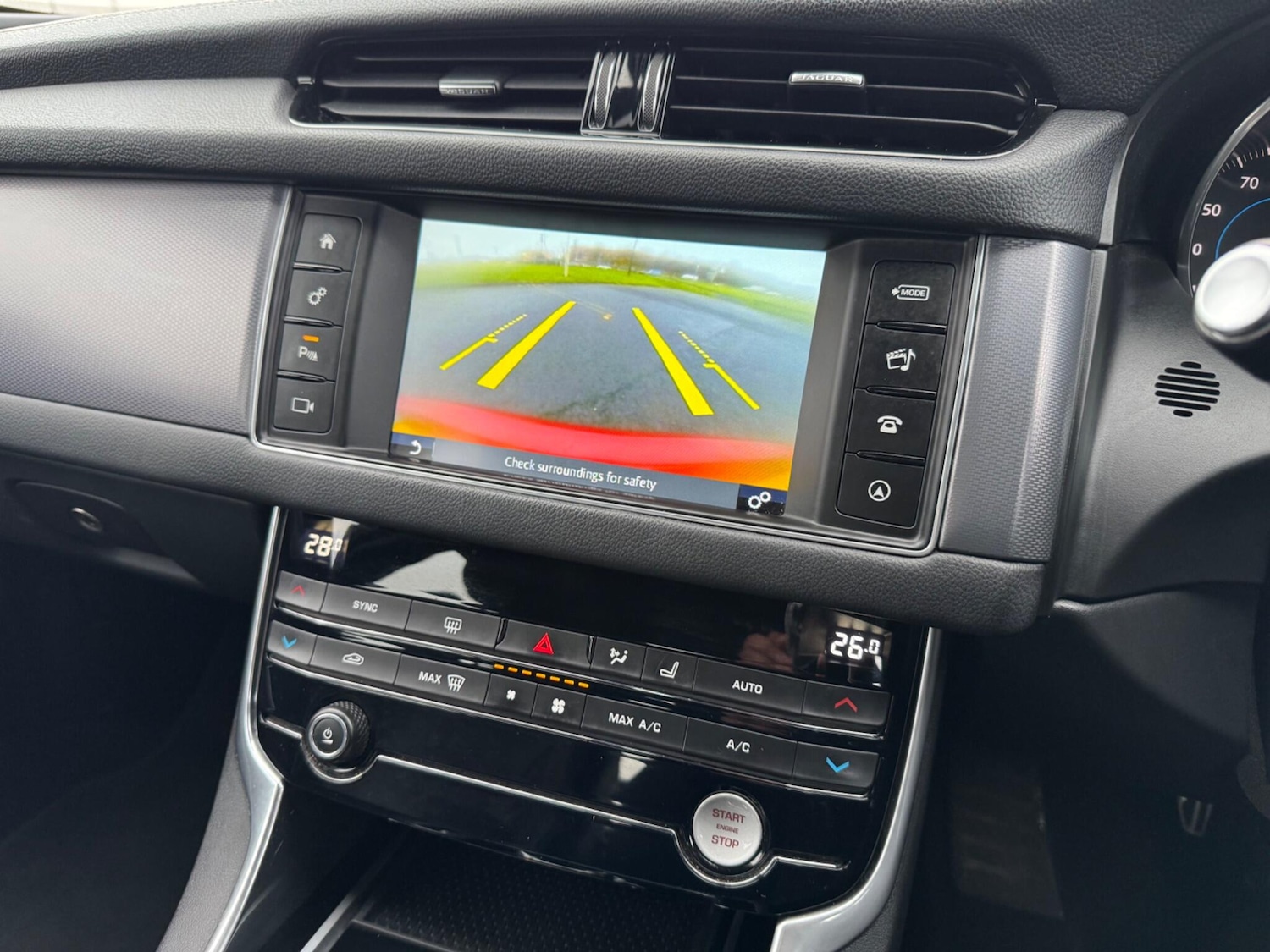 Used Jaguar XF 2018 for sale - 76975722: Photo 12