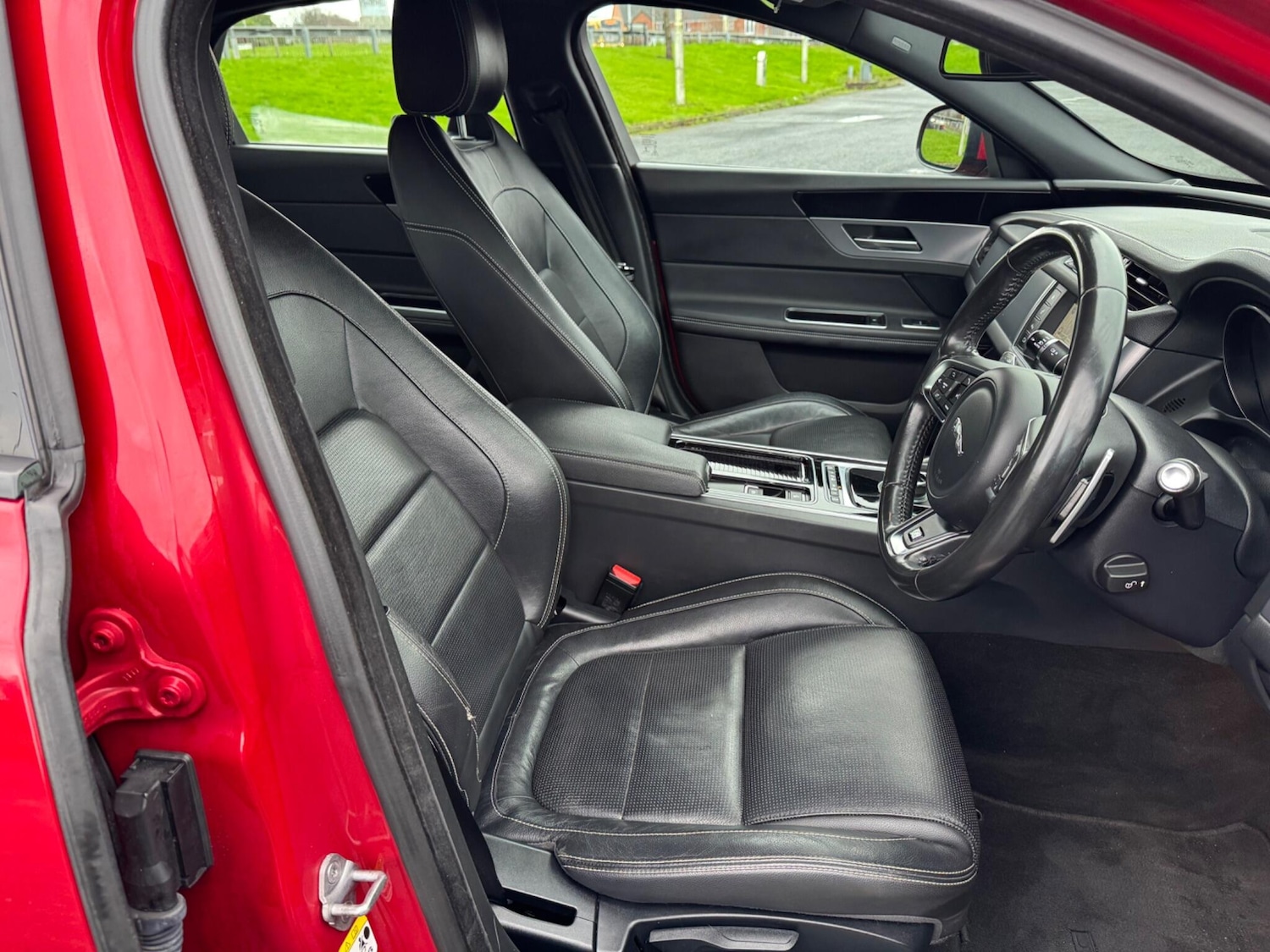 Used Jaguar XF 2018 for sale - 76975722: Photo 13