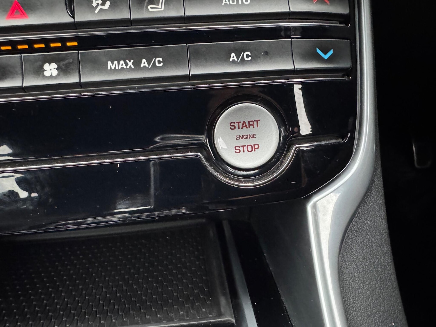 Used Jaguar XF 2018 for sale - 76975722: Photo 21