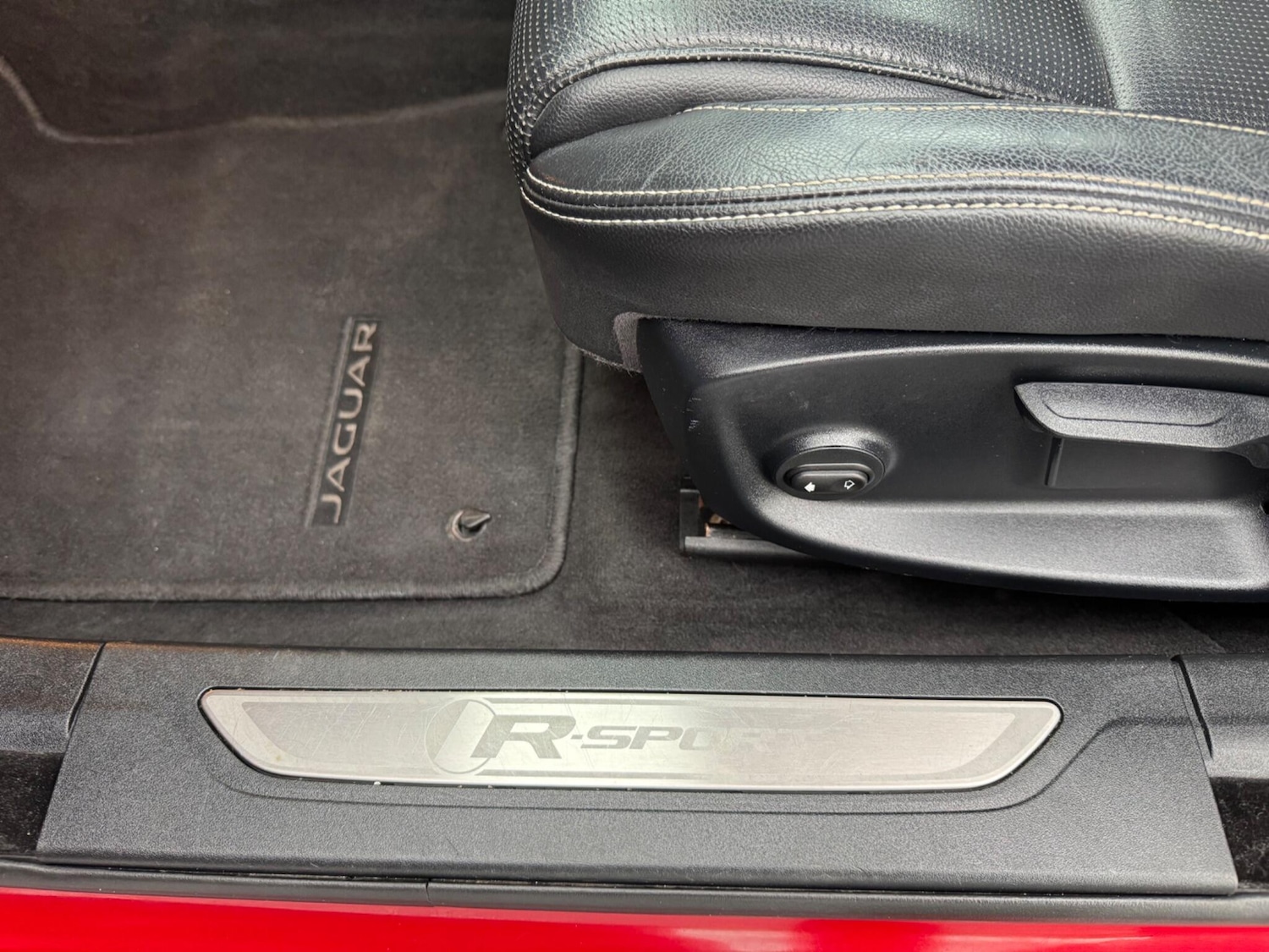 Used Jaguar XF 2018 for sale - 76975722: Photo 28