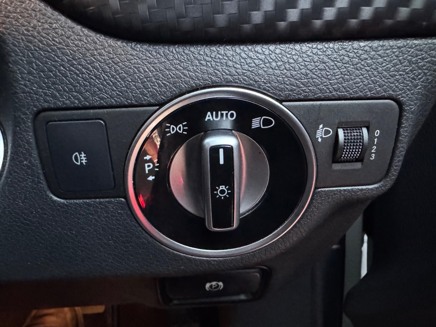 Used Mercedes-Benz A-Class 2017 for sale - 77925729: Photo 16