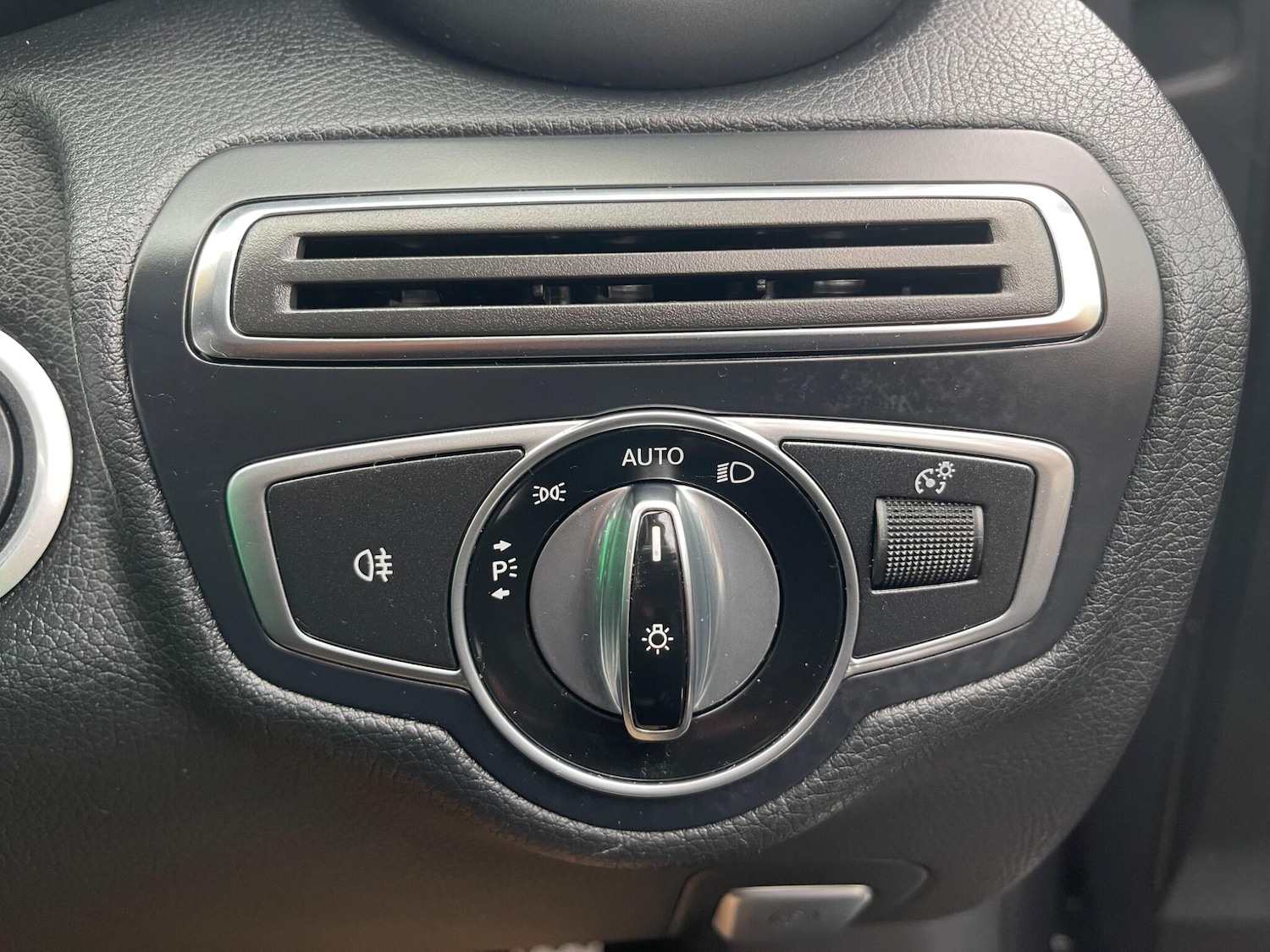 Used Mercedes-Benz C Class 2016 for sale - 76989958: Photo 19