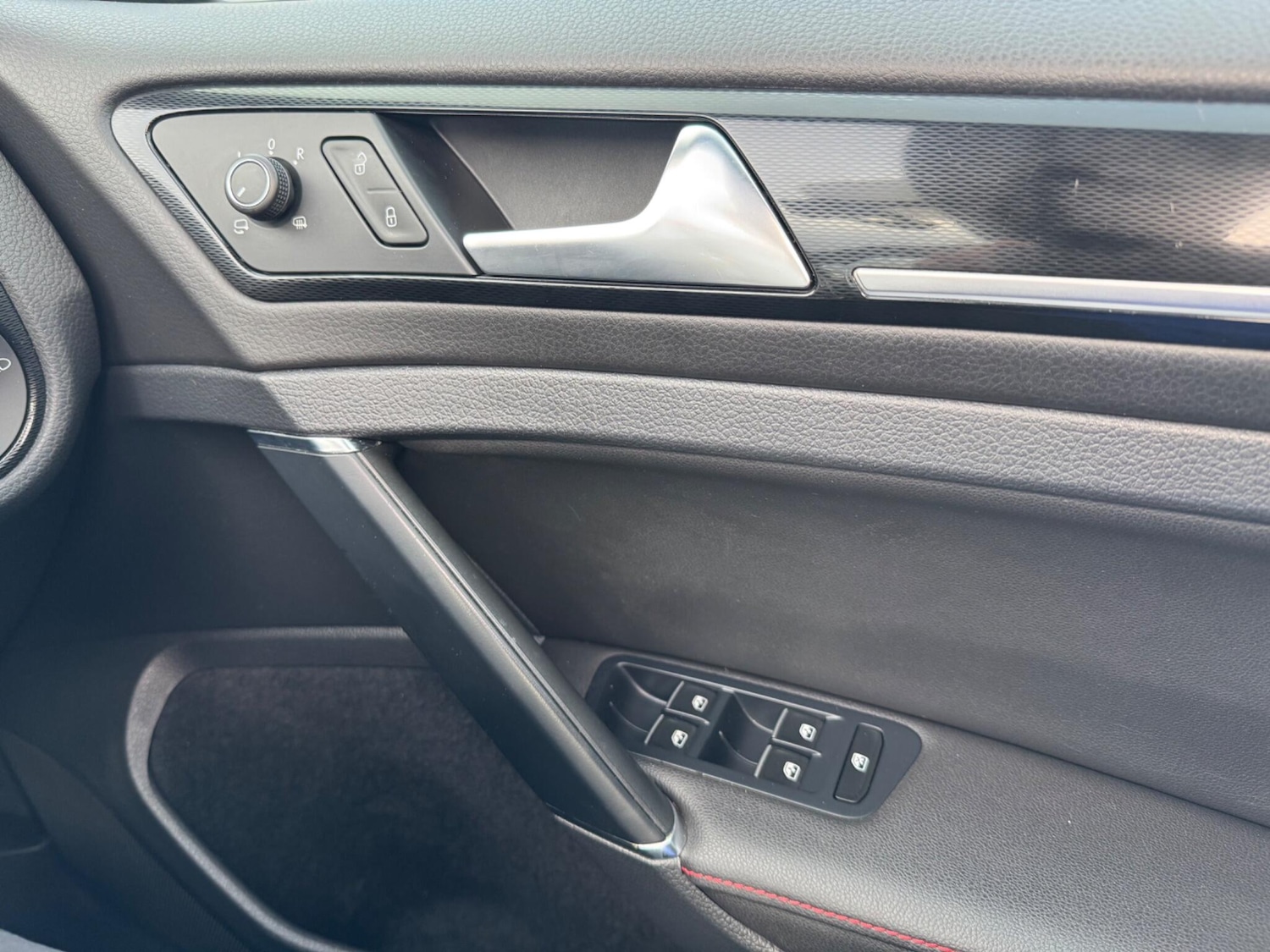 Used Volkswagen Golf 2016 for sale - 76832808: Photo 24