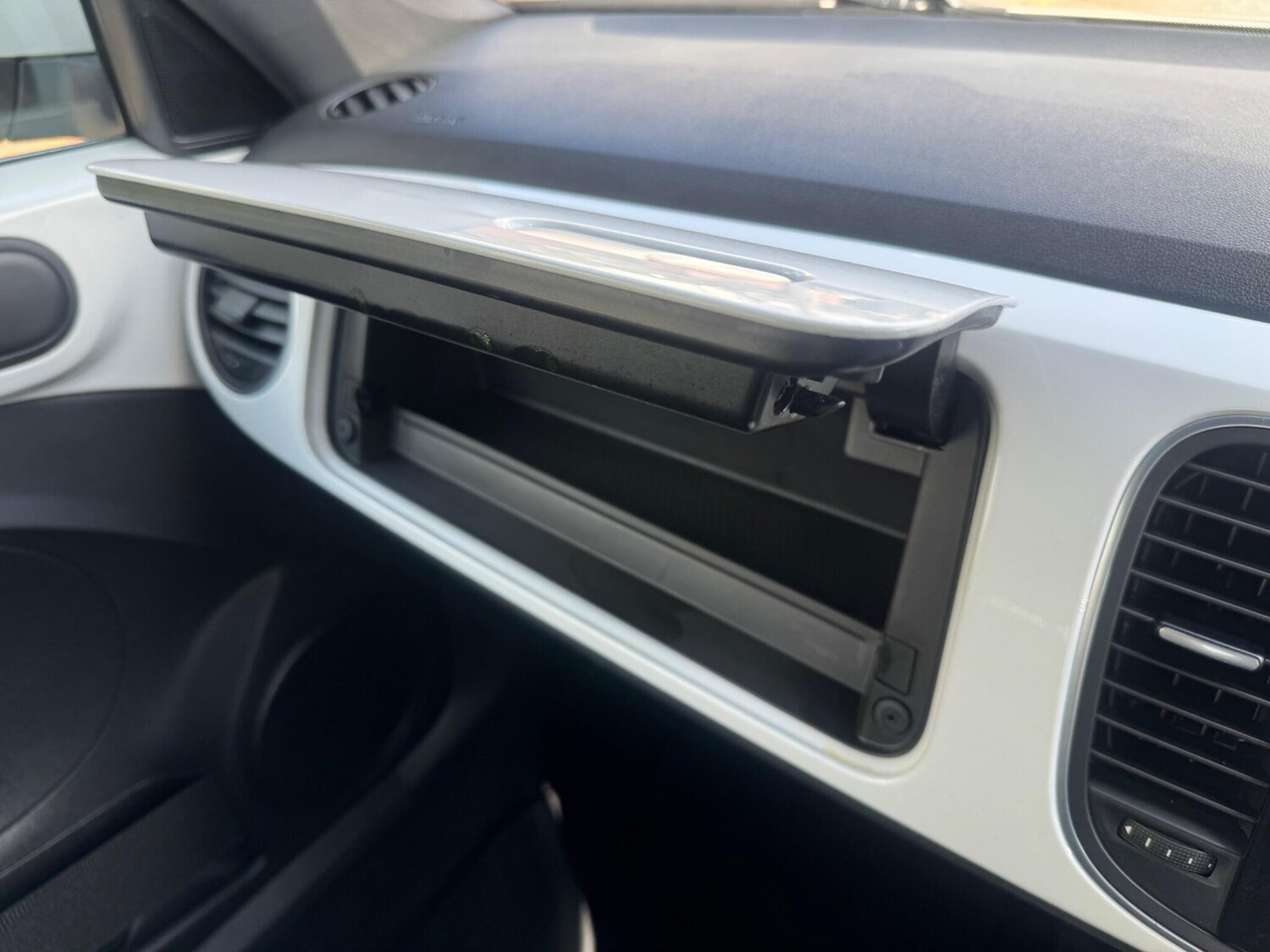 Used Volkswagen Beetle for sale - 78214465: Photo 17