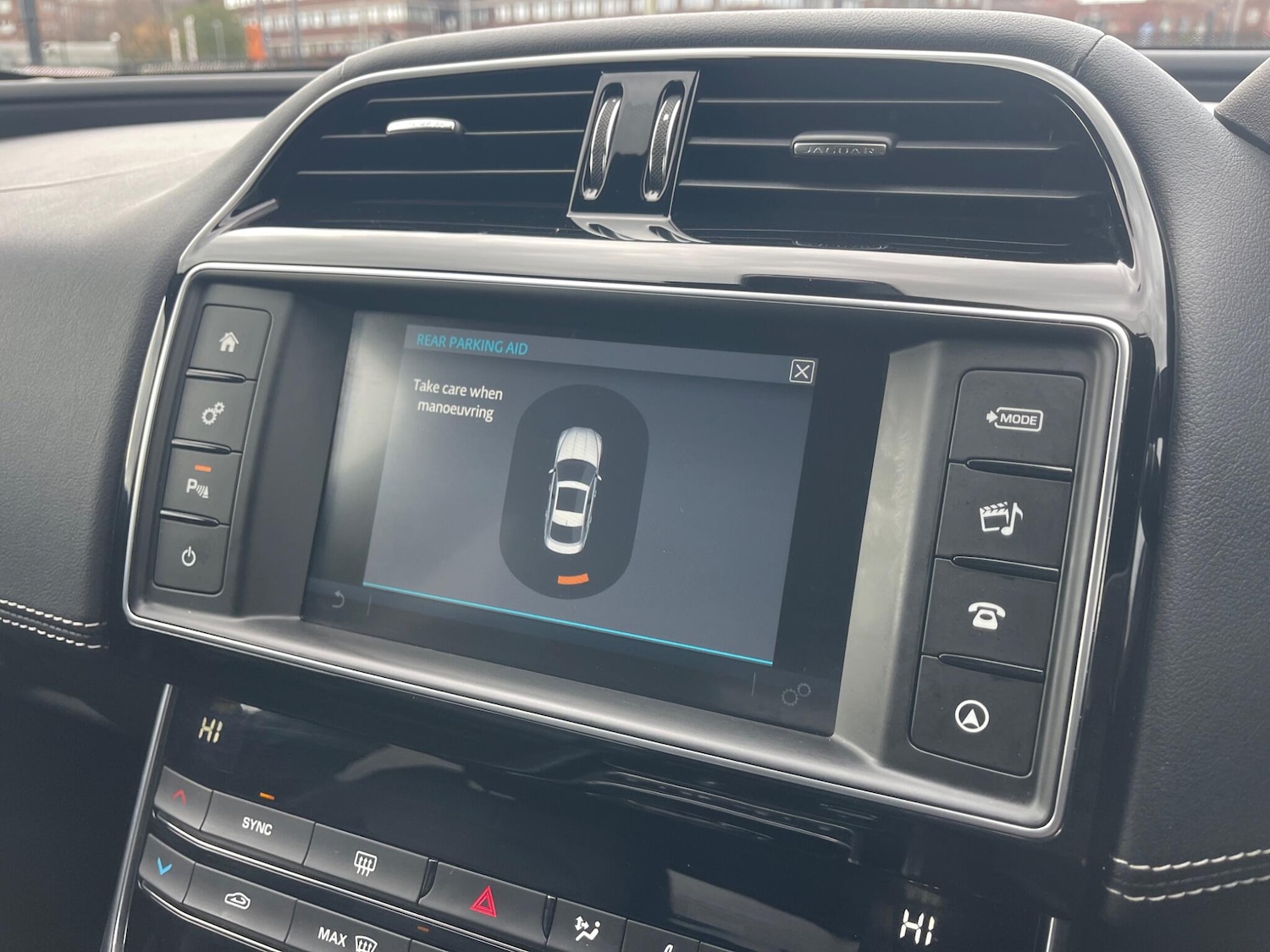 Used Jaguar XE 2016 for sale - 76361477: Photo 19