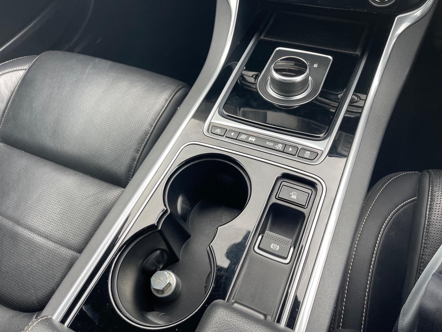 Used Jaguar XE 2016 for sale - 76361477: Photo 20