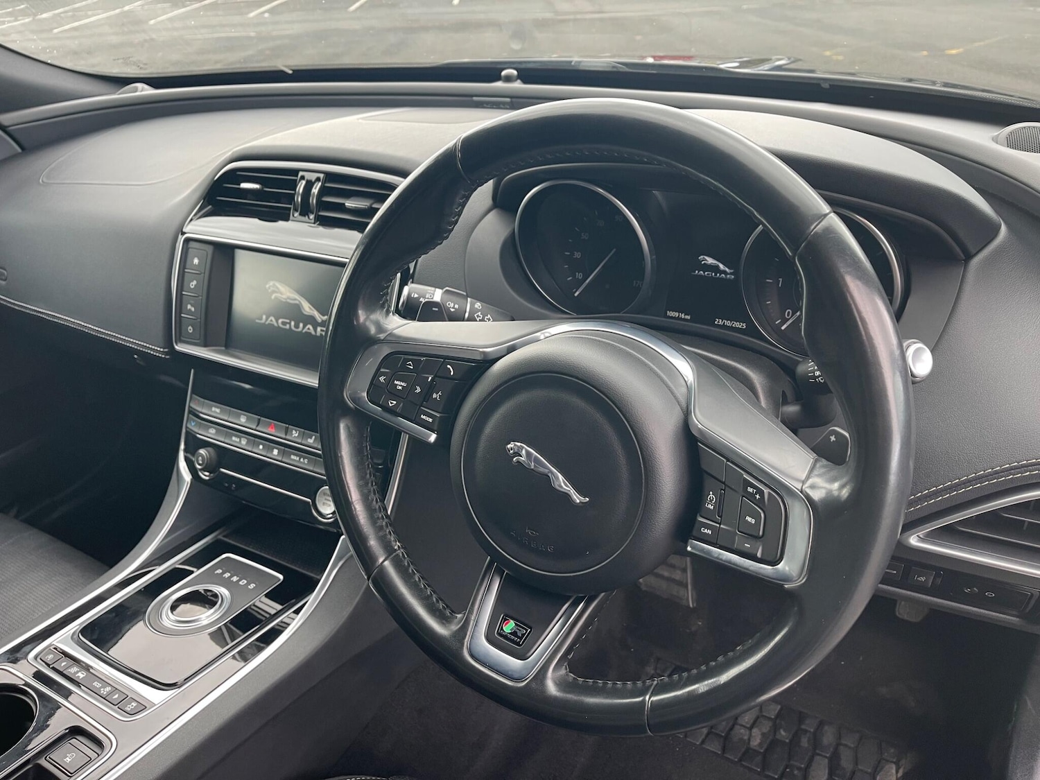 Used Jaguar XE 2016 for sale - 76361477: Photo 9
